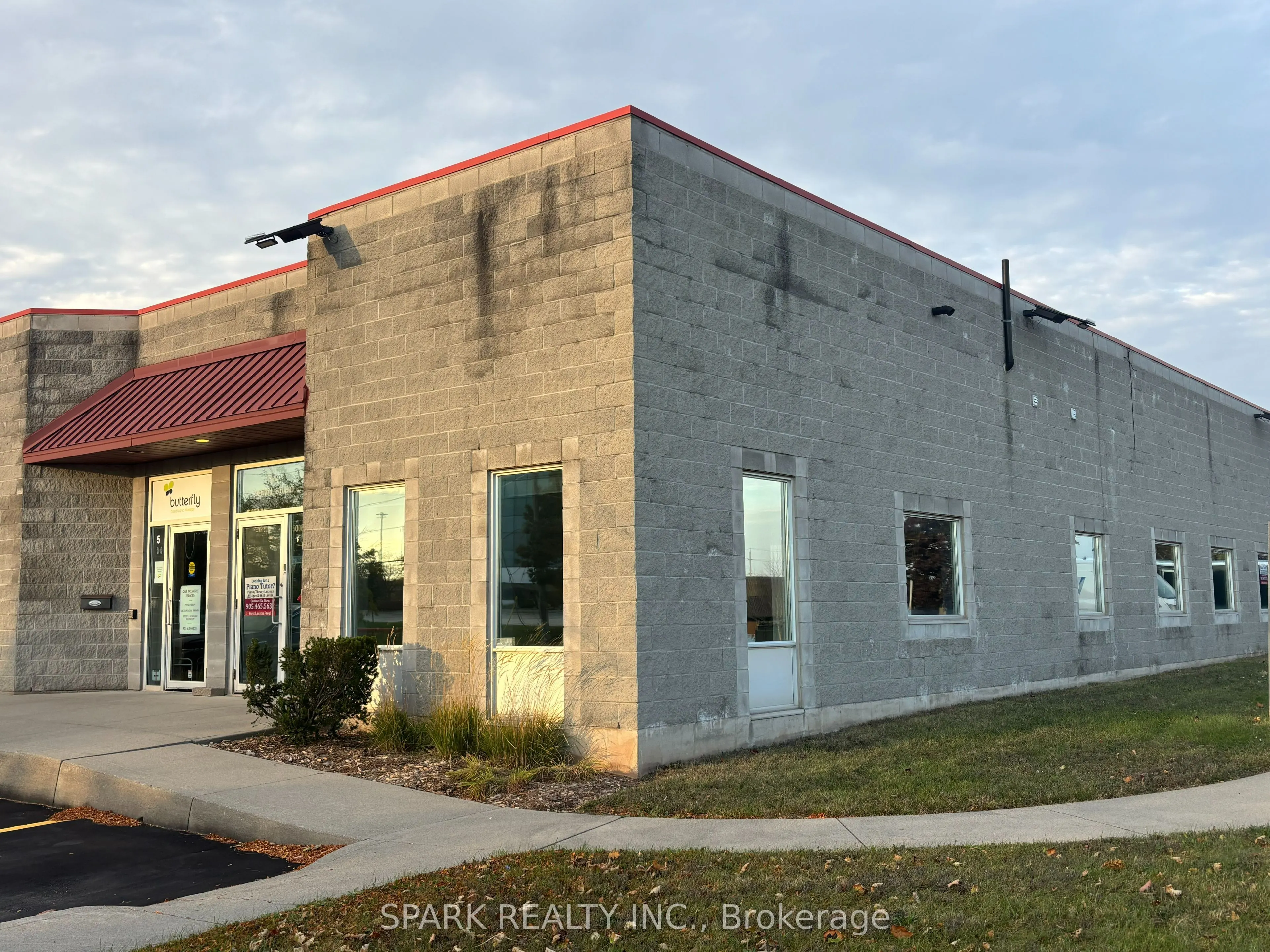 5006 South Service Road #6