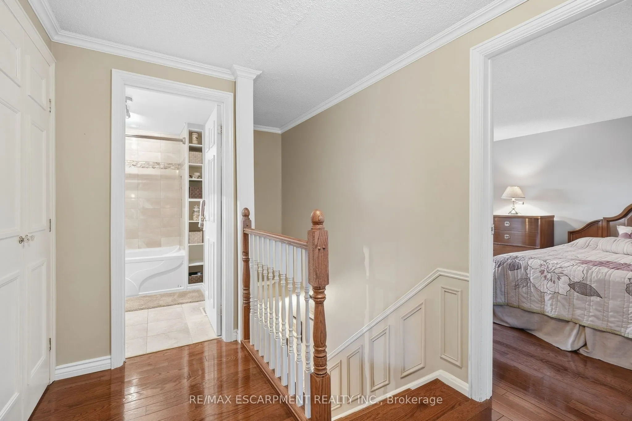 607 CLOVER PARK Crescent