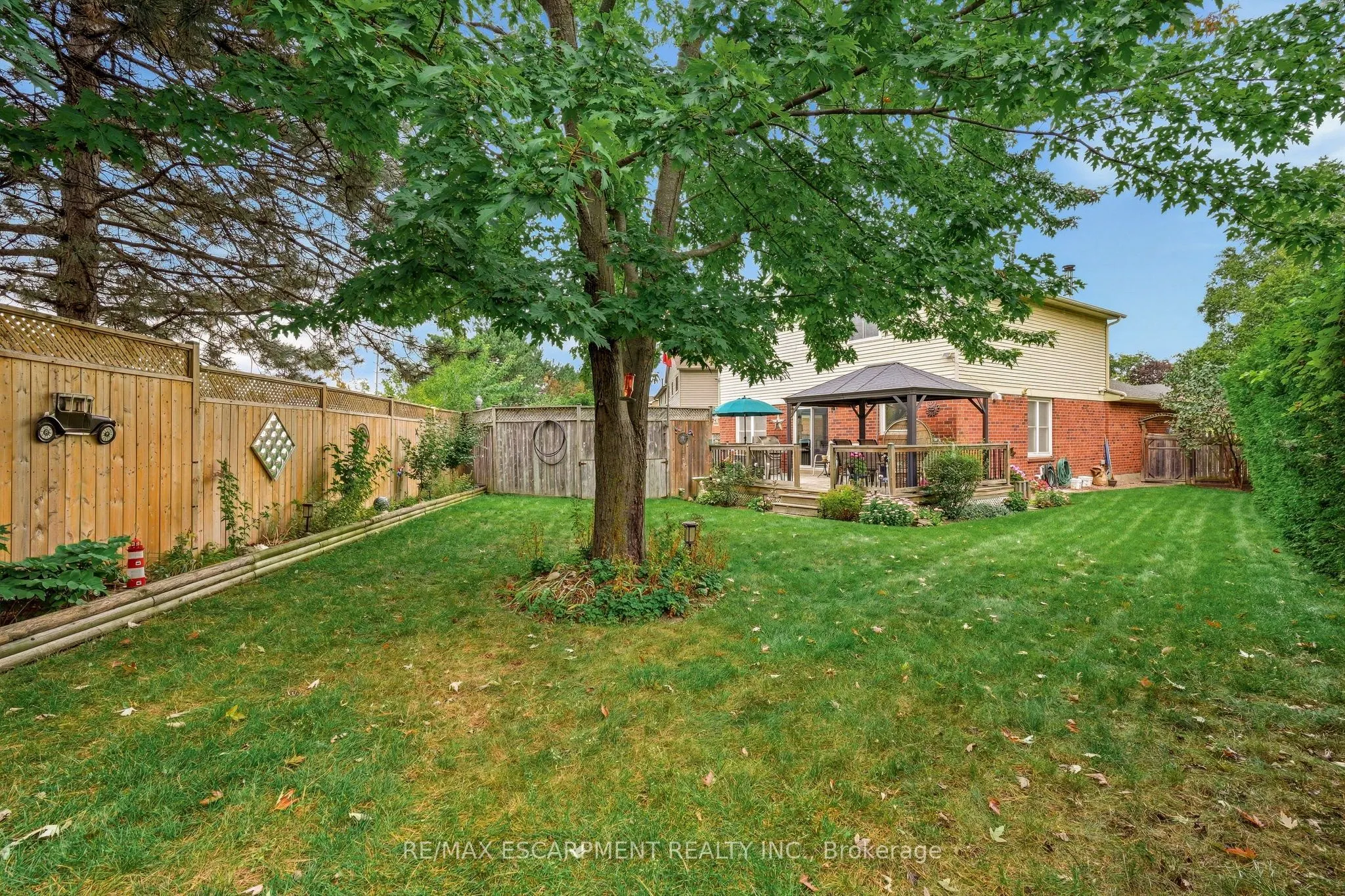 607 CLOVER PARK Crescent