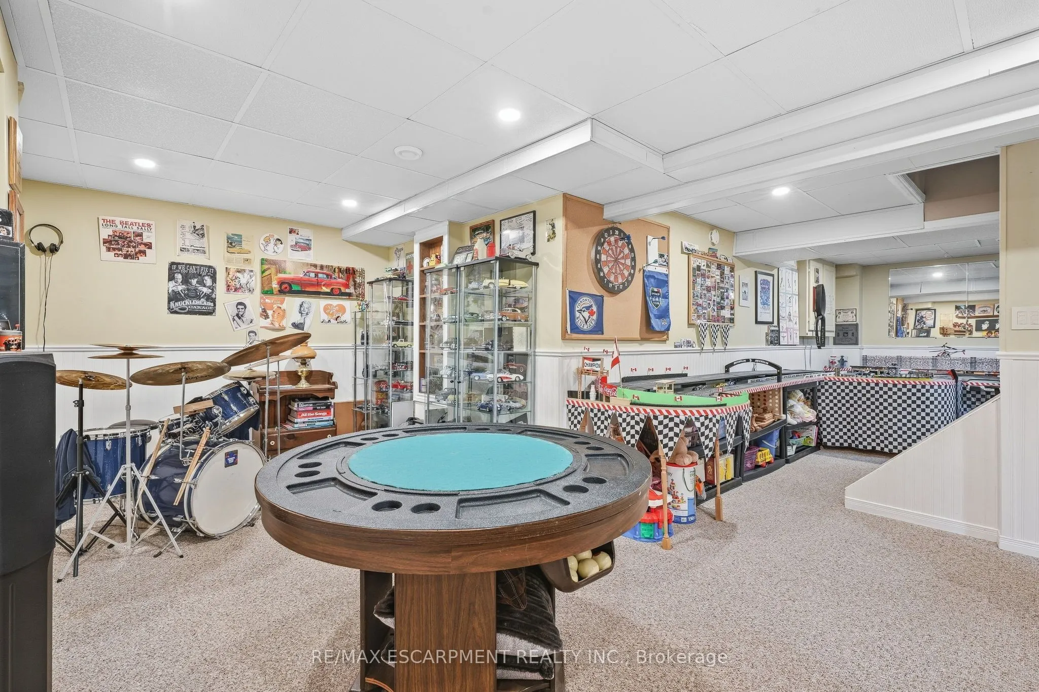 607 CLOVER PARK Crescent