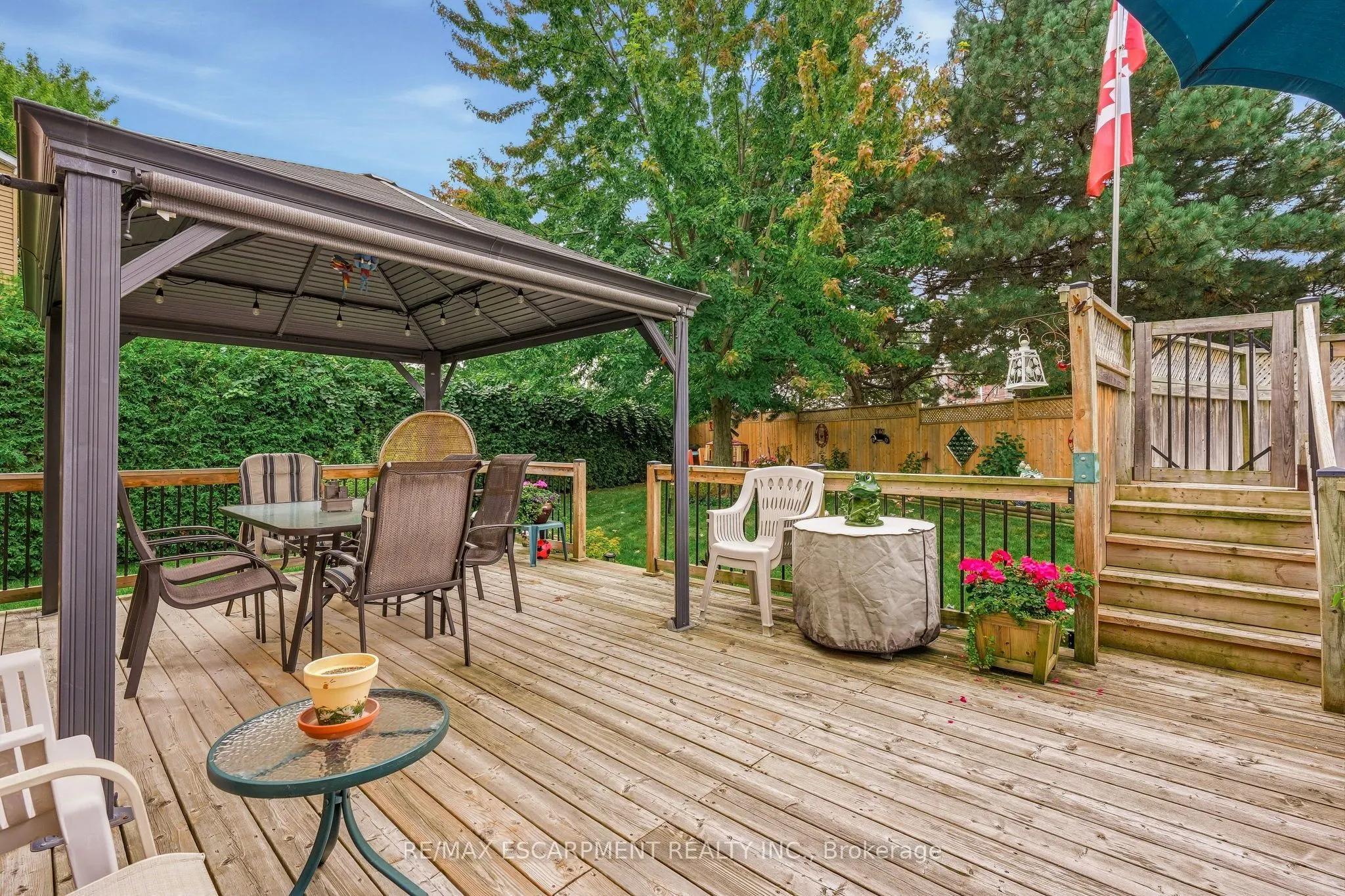 607 CLOVER PARK Crescent