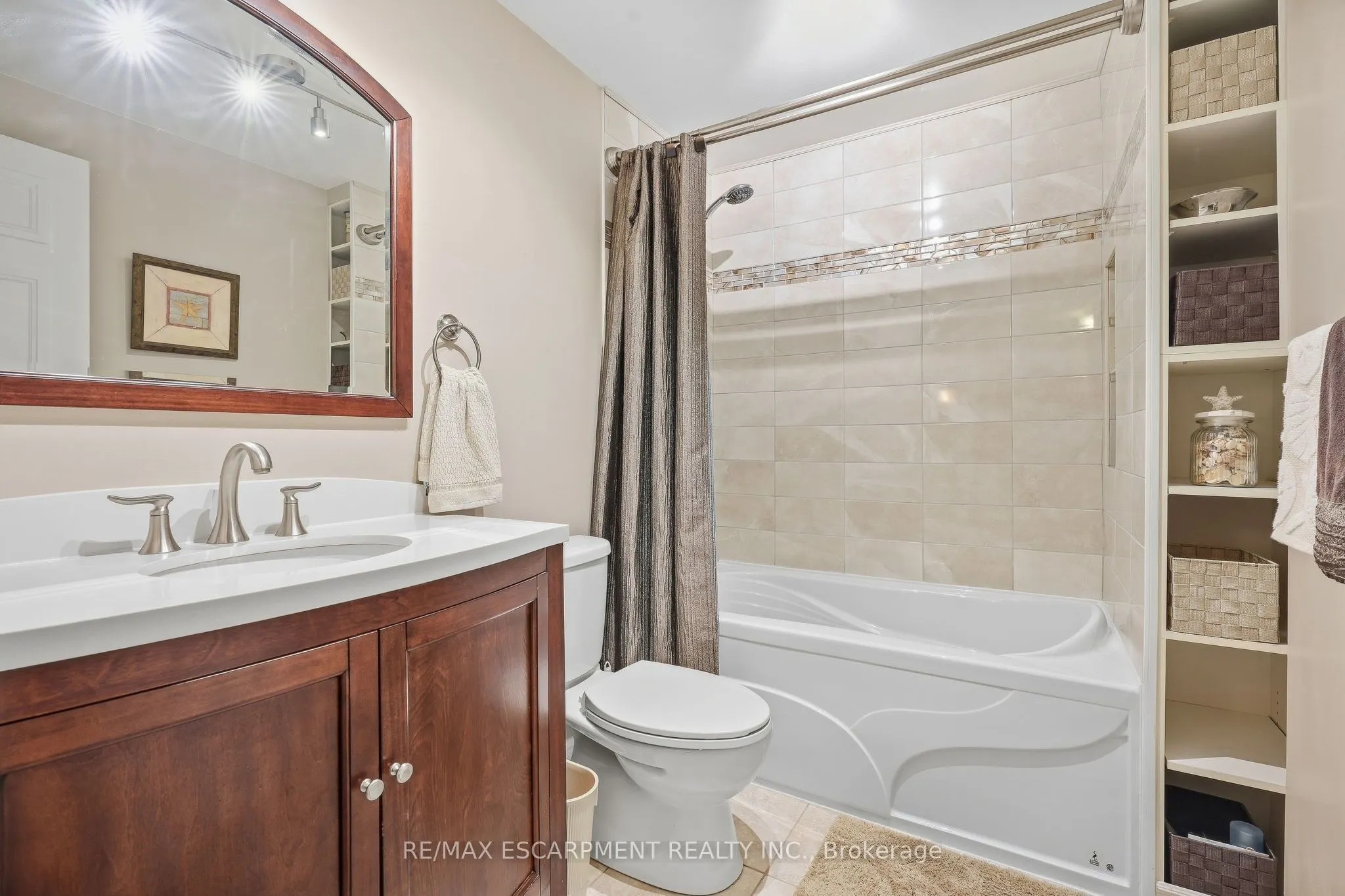 607 CLOVER PARK Crescent