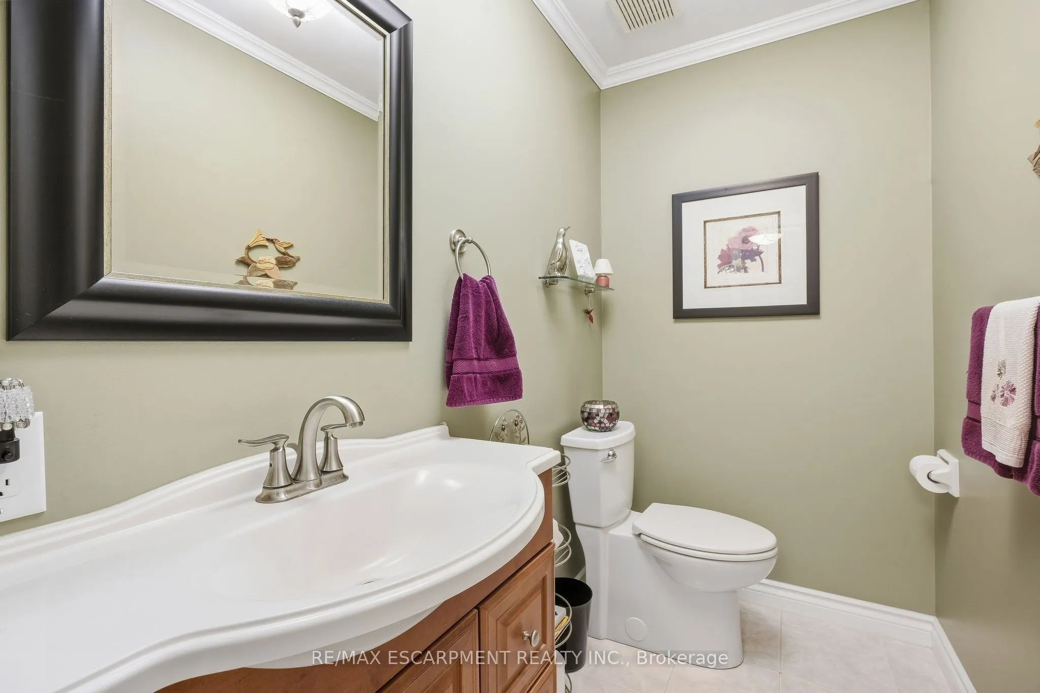 607 CLOVER PARK Crescent