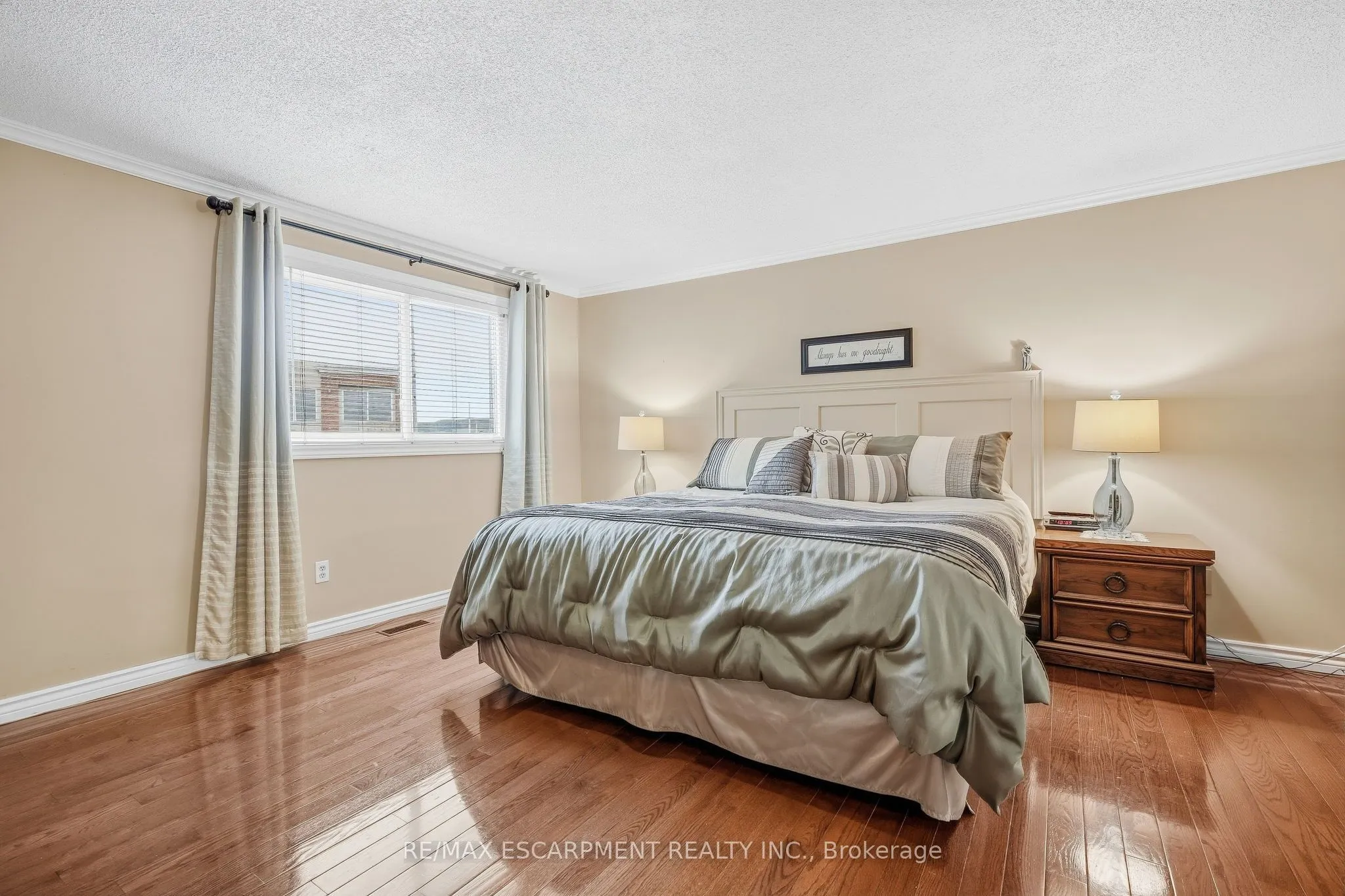 607 CLOVER PARK Crescent