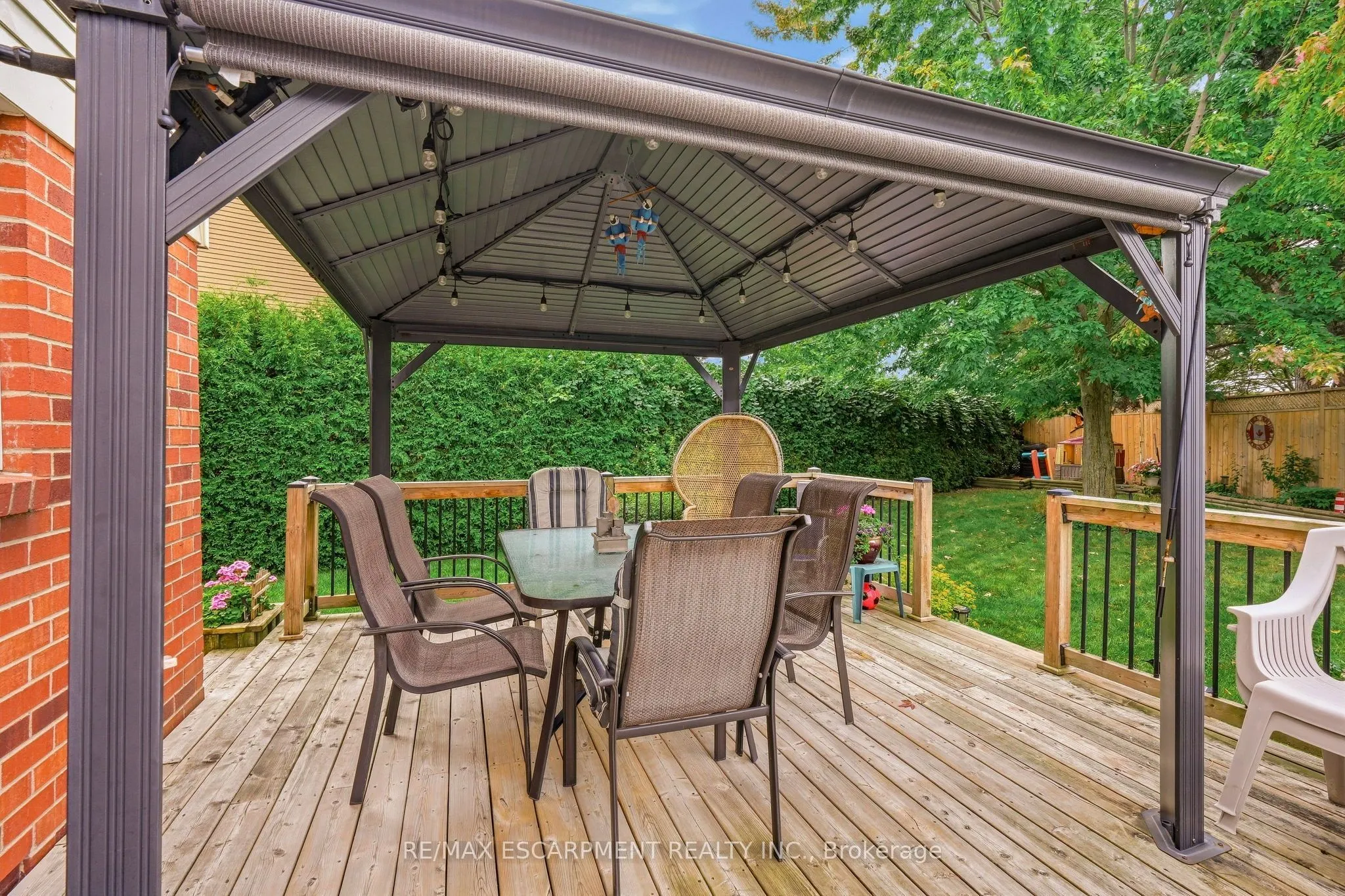 607 CLOVER PARK Crescent