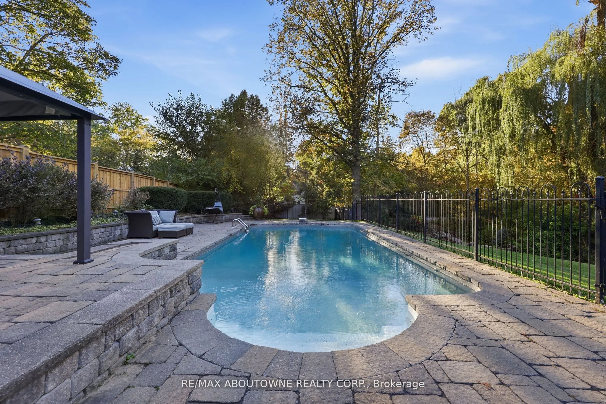 437 Cairncroft Road