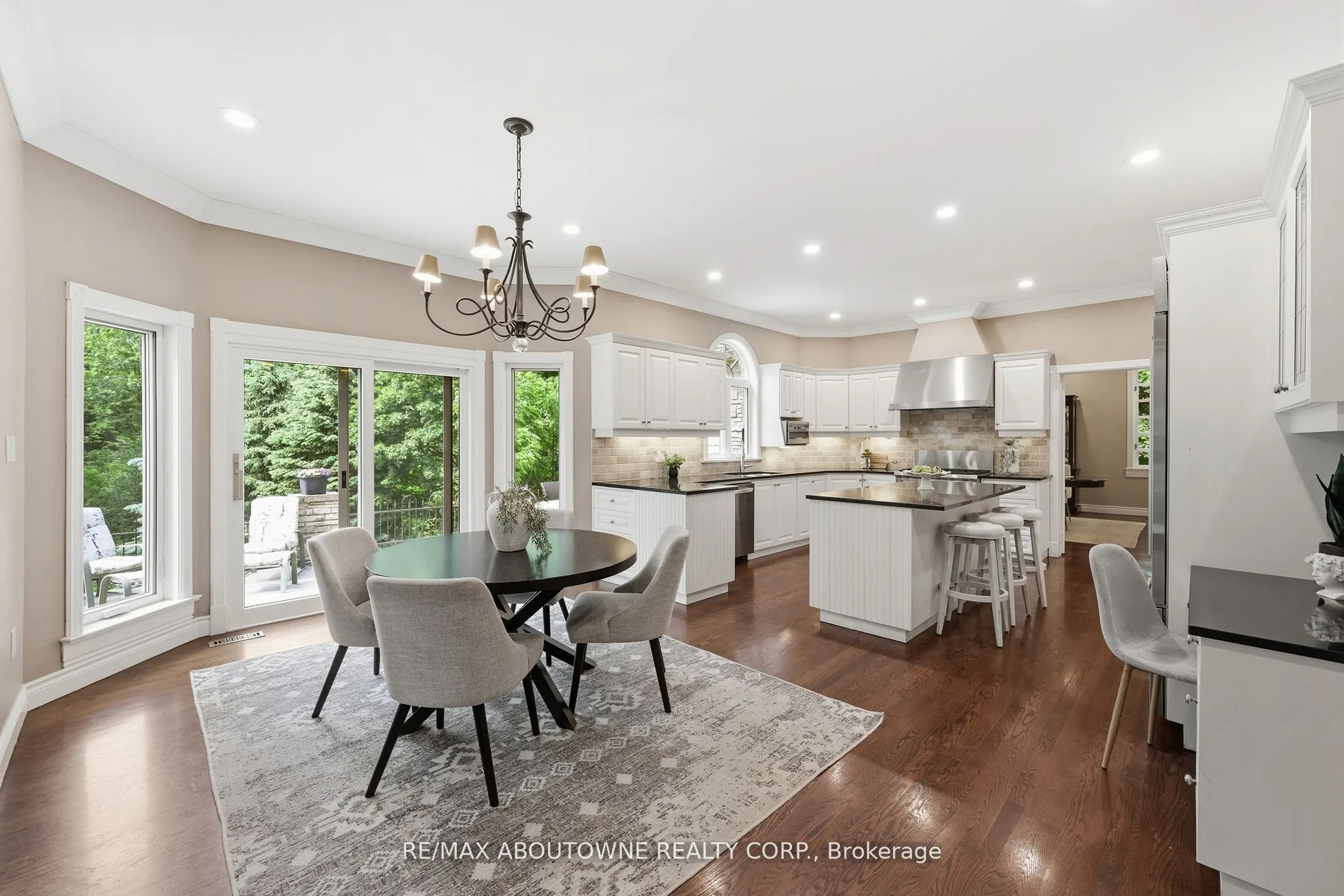 437 Cairncroft Road
