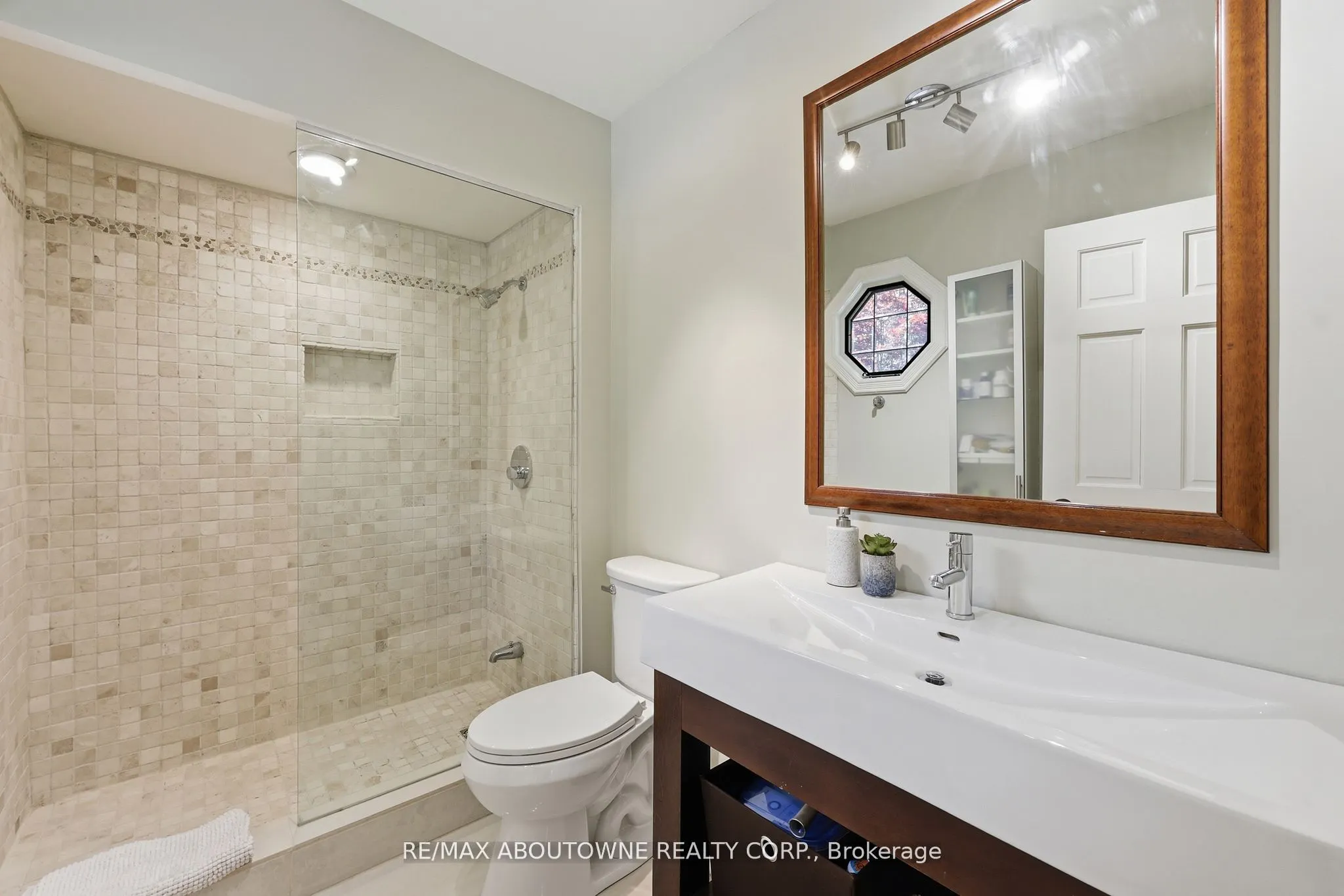 437 Cairncroft Road