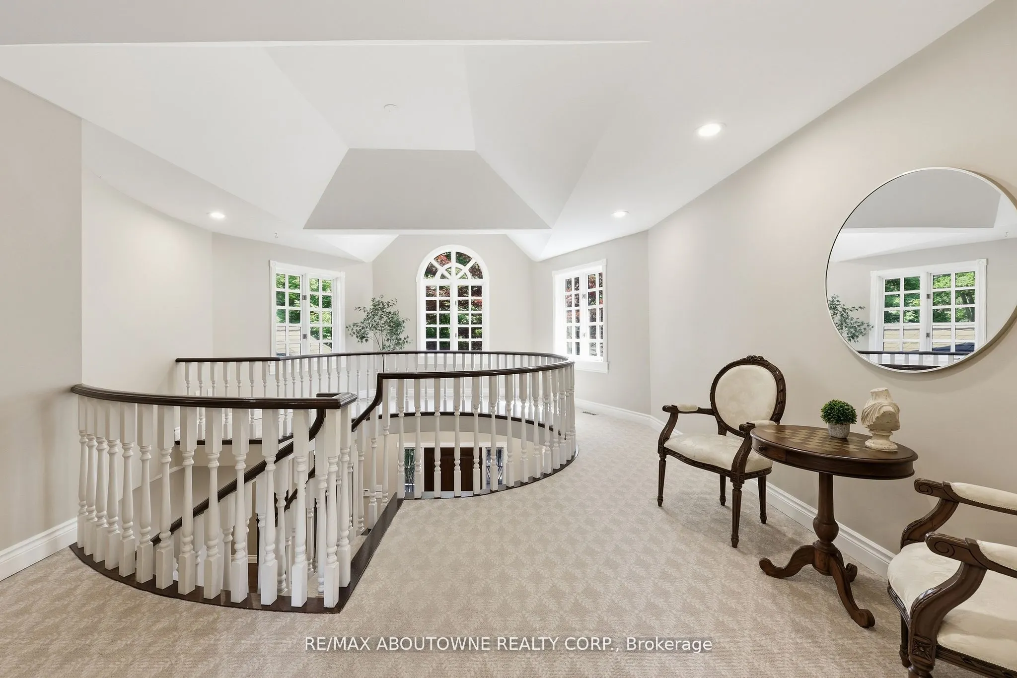 437 Cairncroft Road