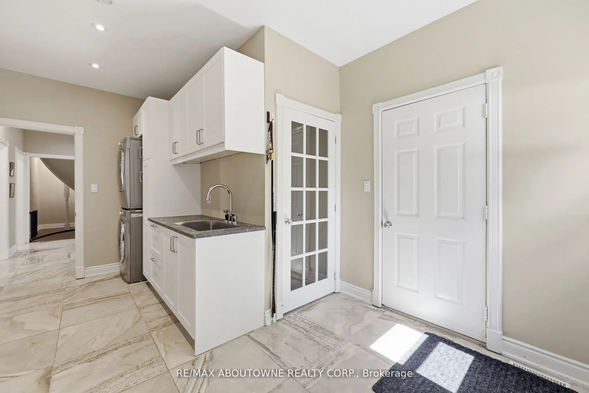 437 Cairncroft Road