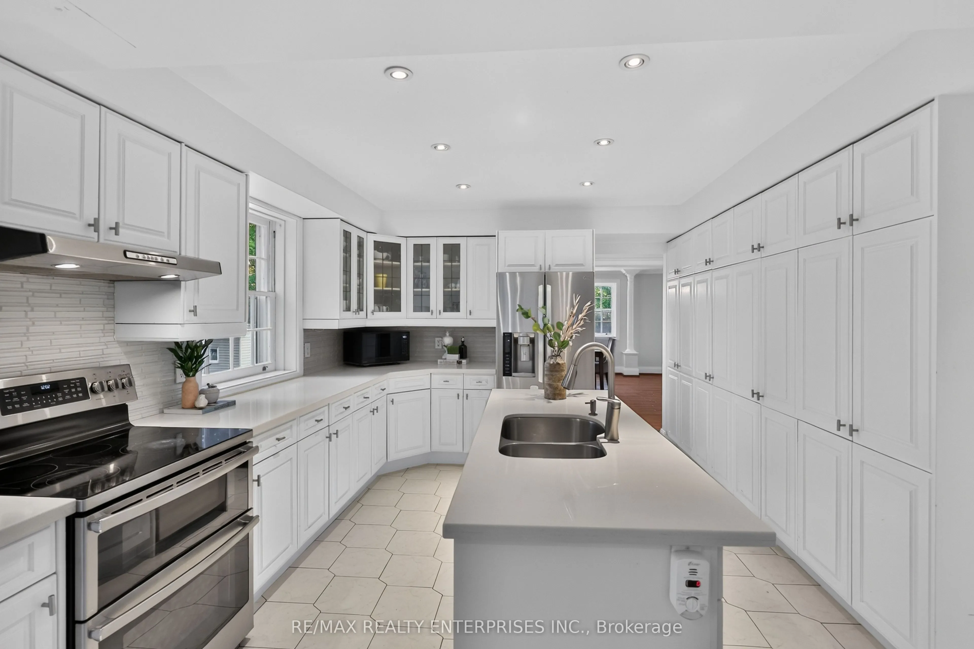 1690 Sherway Drive