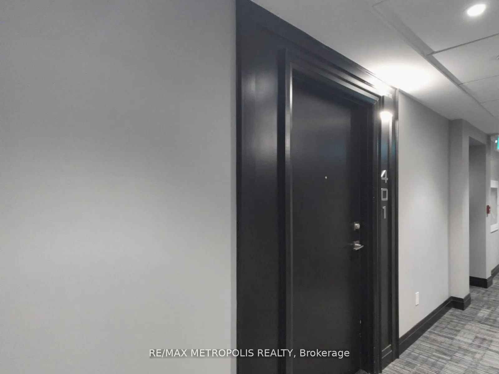 200 Lagerfeld Drive #401