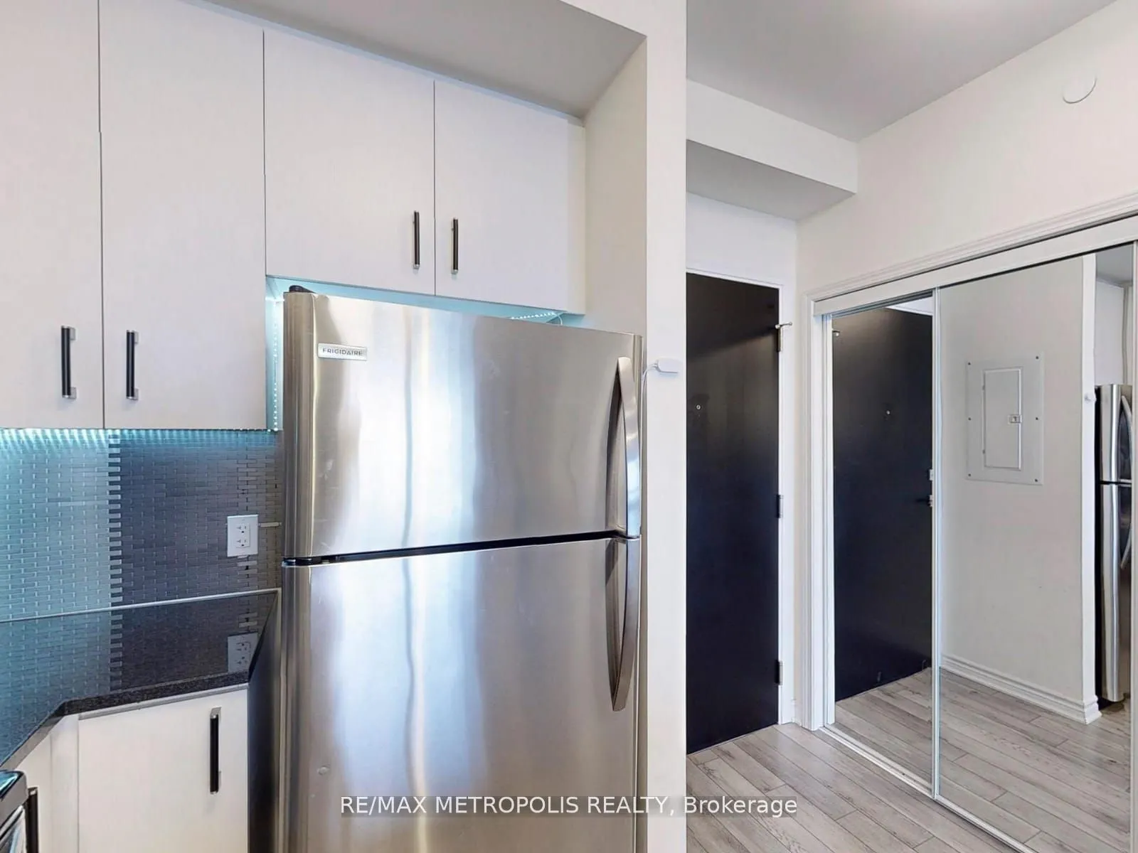 200 Lagerfeld Drive #401