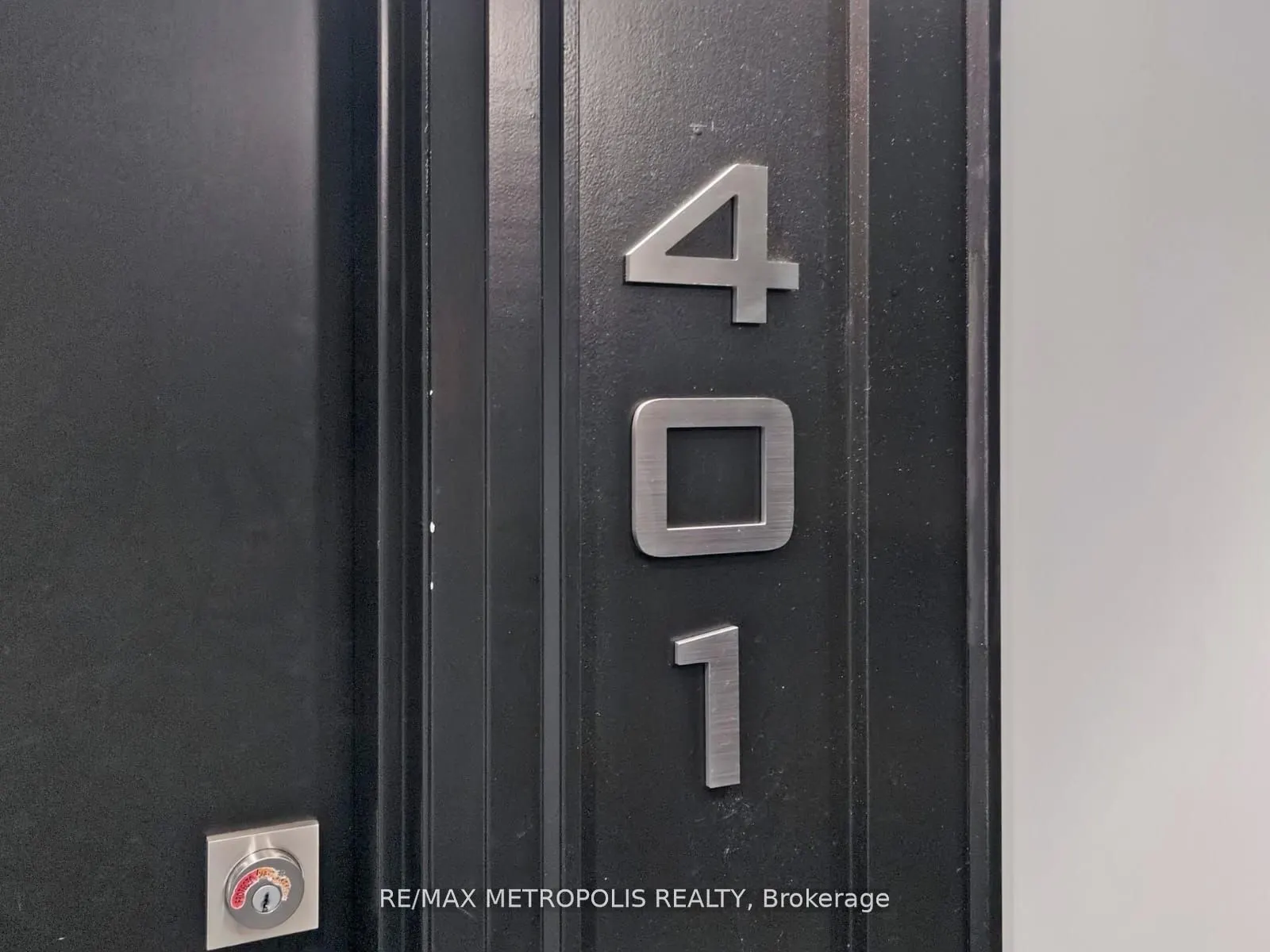 200 Lagerfeld Drive #401