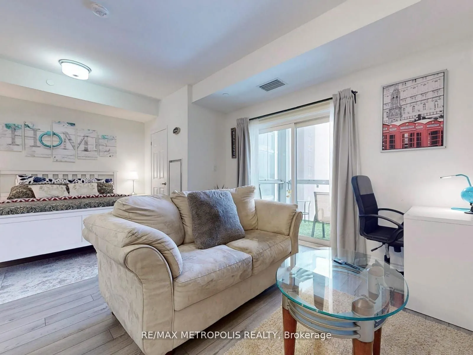 200 Lagerfeld Drive #401