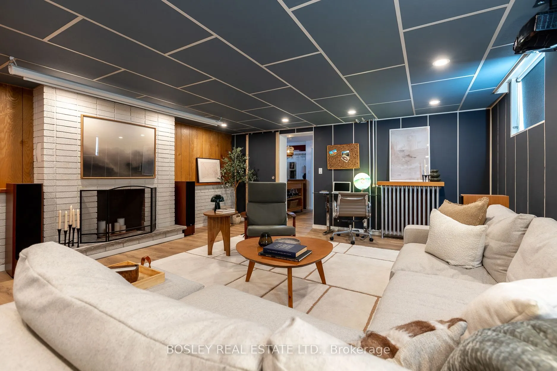 16 Delroy Drive
