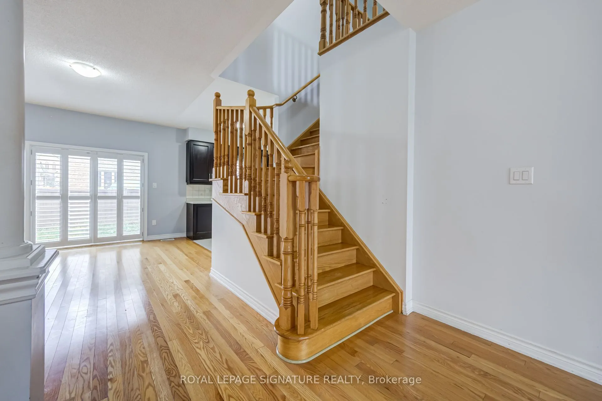 42 Daden Oaks Drive #(Upper)