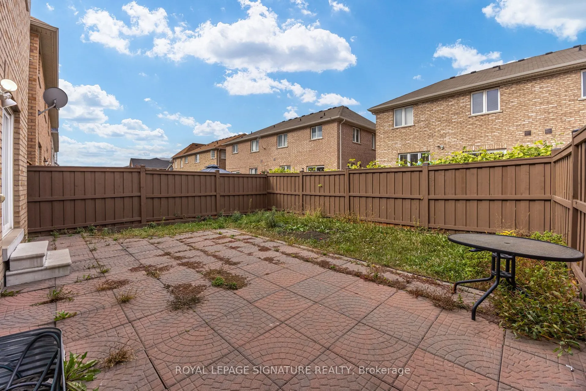42 Daden Oaks Drive #(Upper)