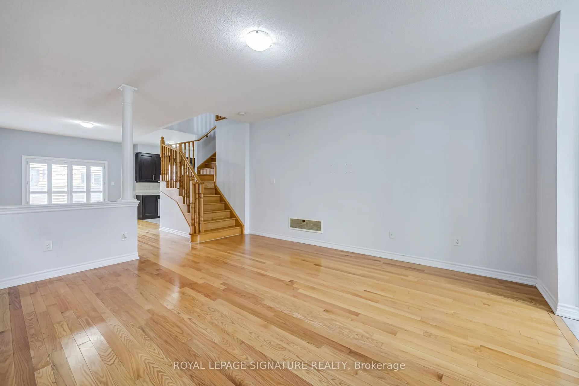 42 Daden Oaks Drive #(Upper)