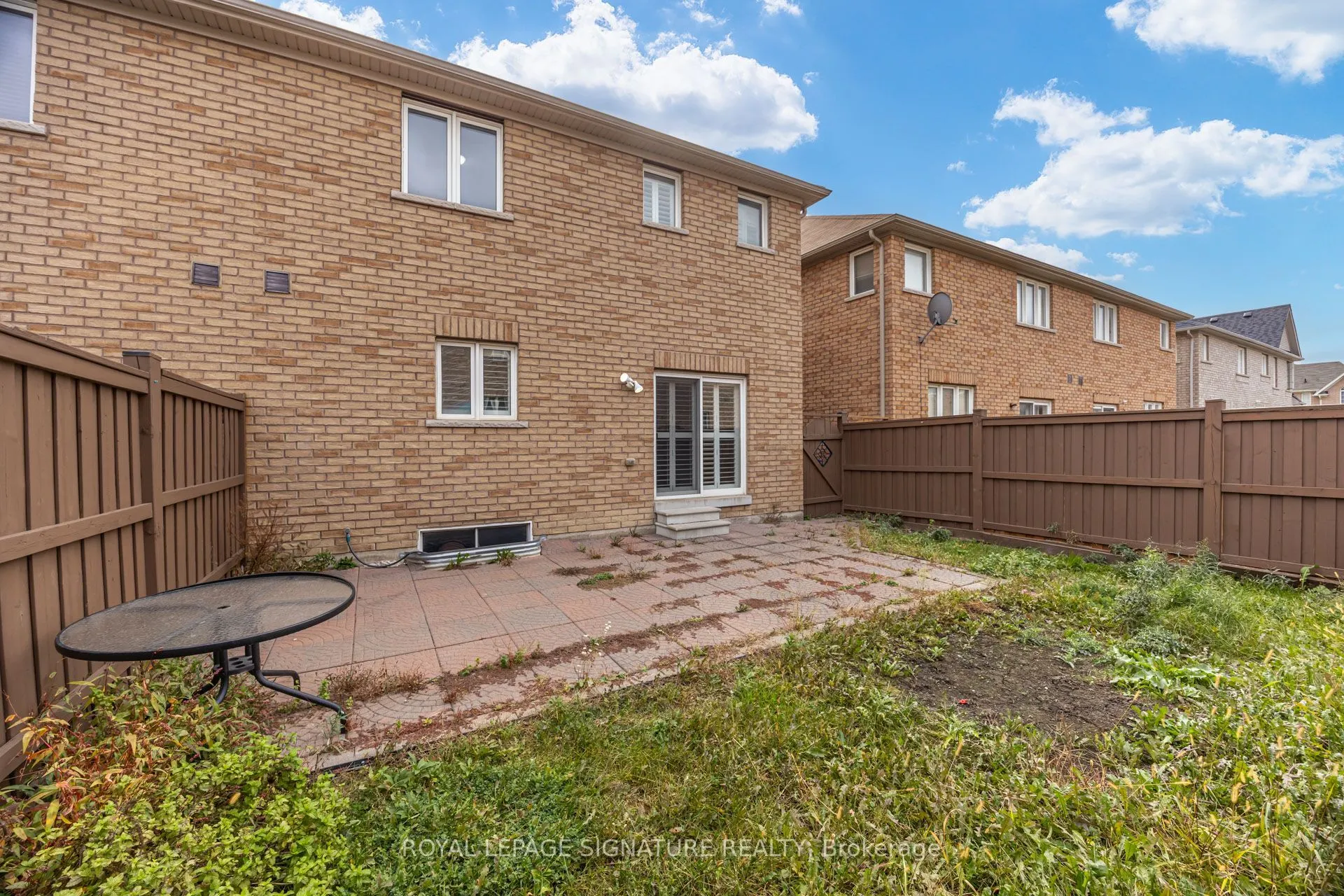 42 Daden Oaks Drive #(Upper)