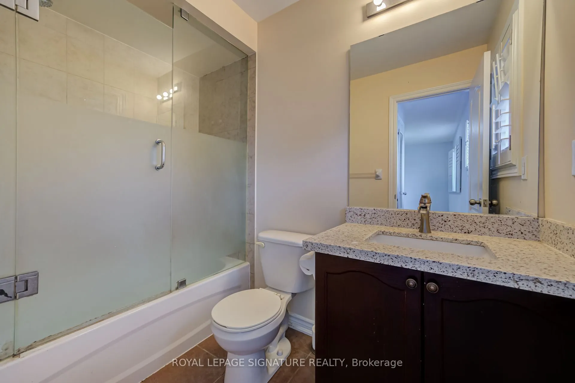 42 Daden Oaks Drive #(Upper)