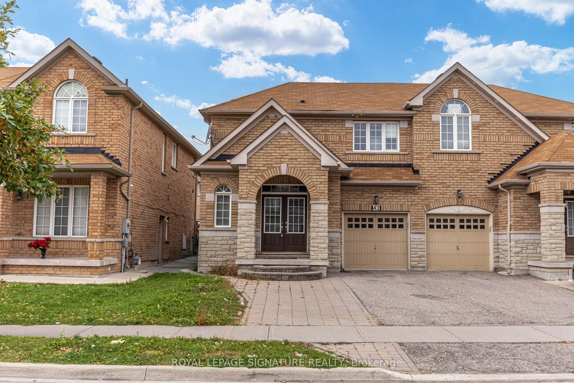 42 Daden Oaks Drive #(Upper)