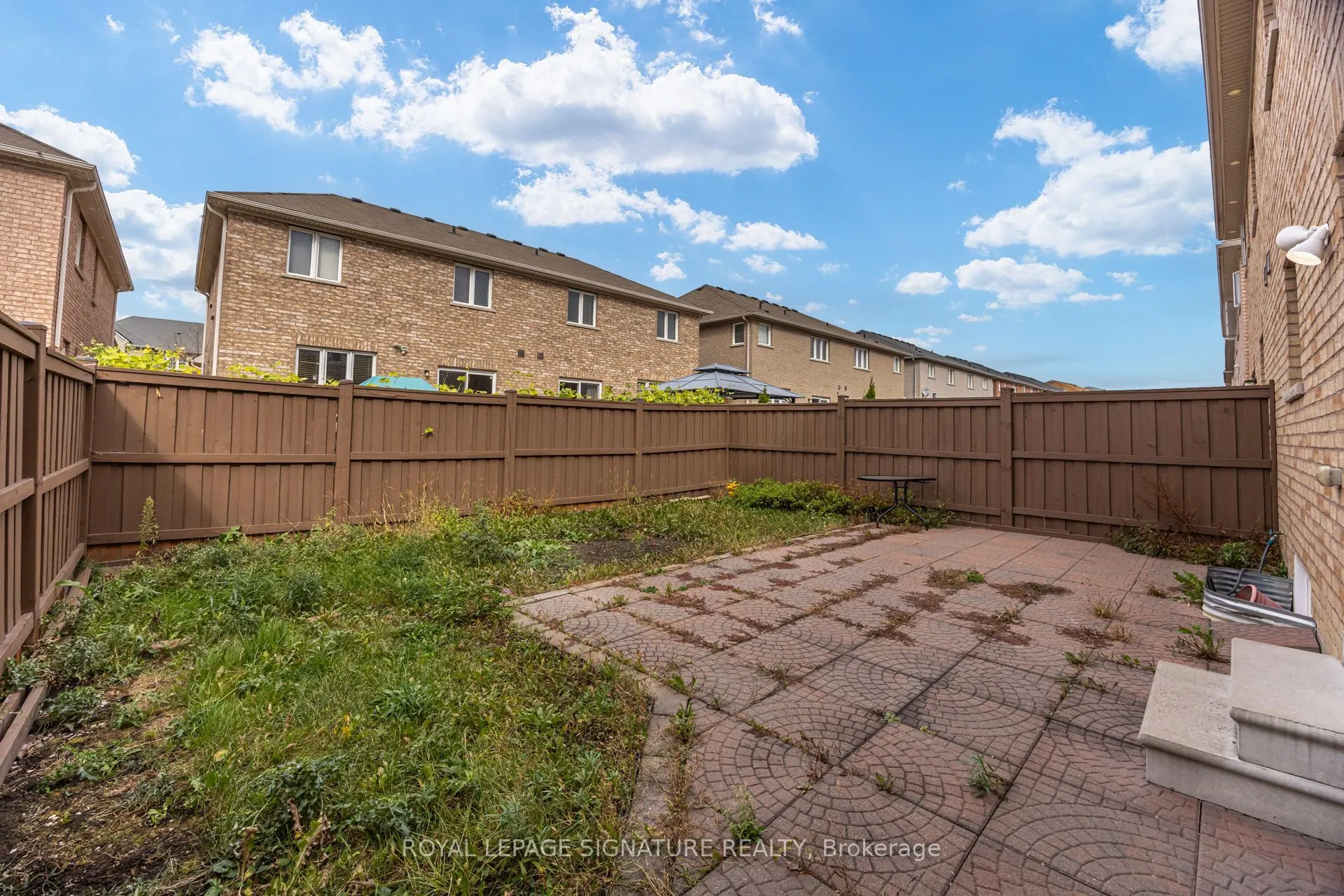 42 Daden Oaks Drive #(Upper)