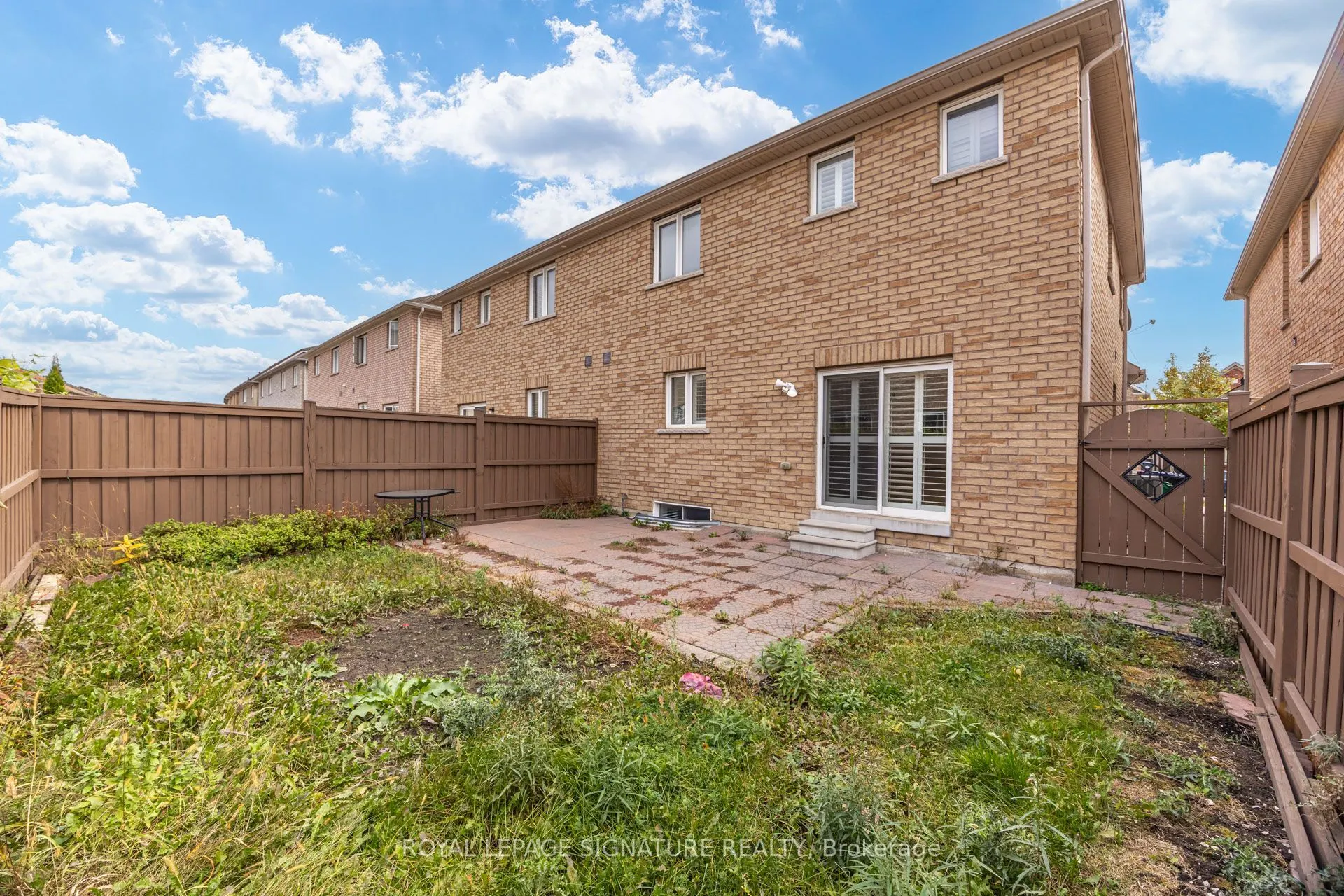 42 Daden Oaks Drive #(Upper)