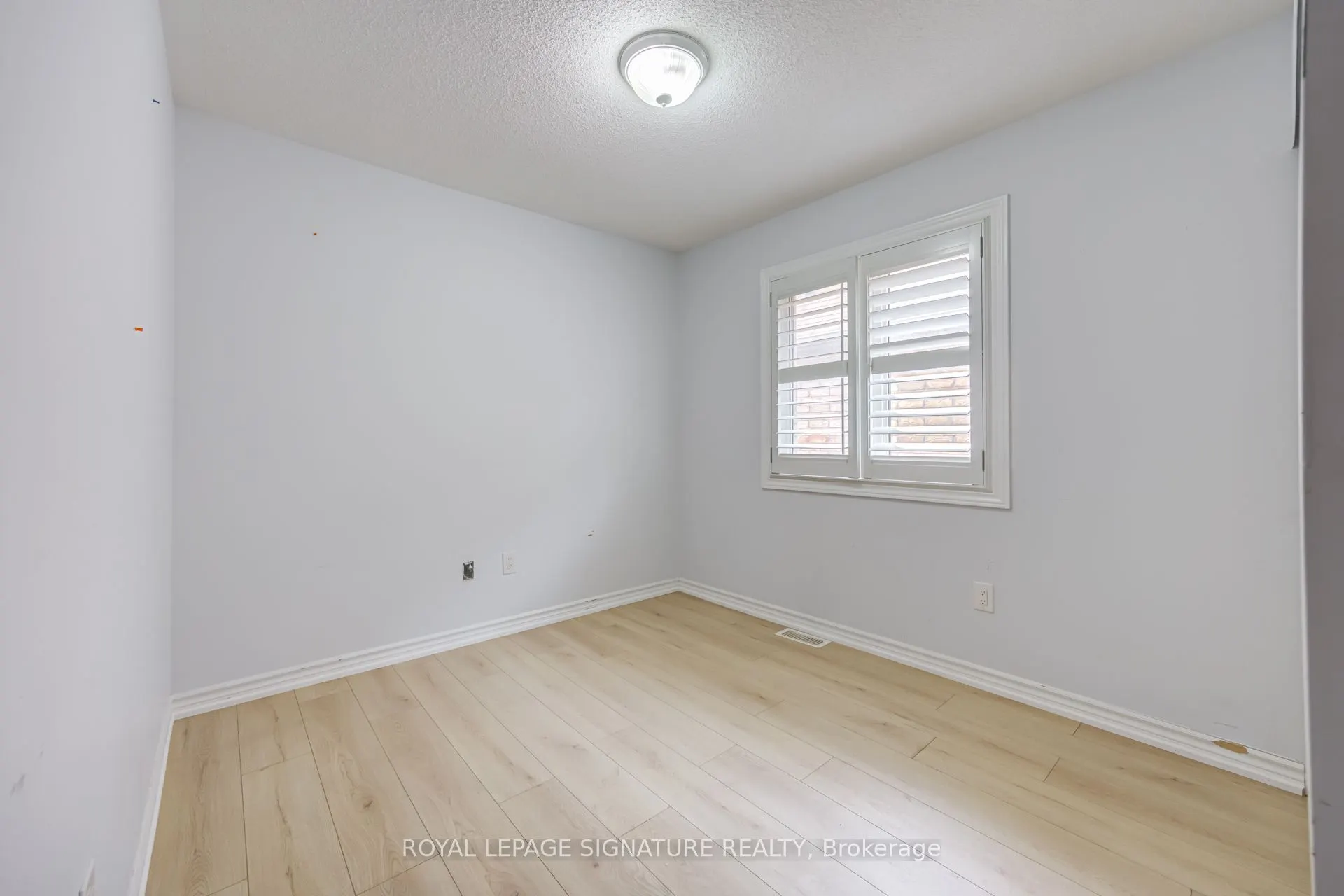 42 Daden Oaks Drive #(Upper)