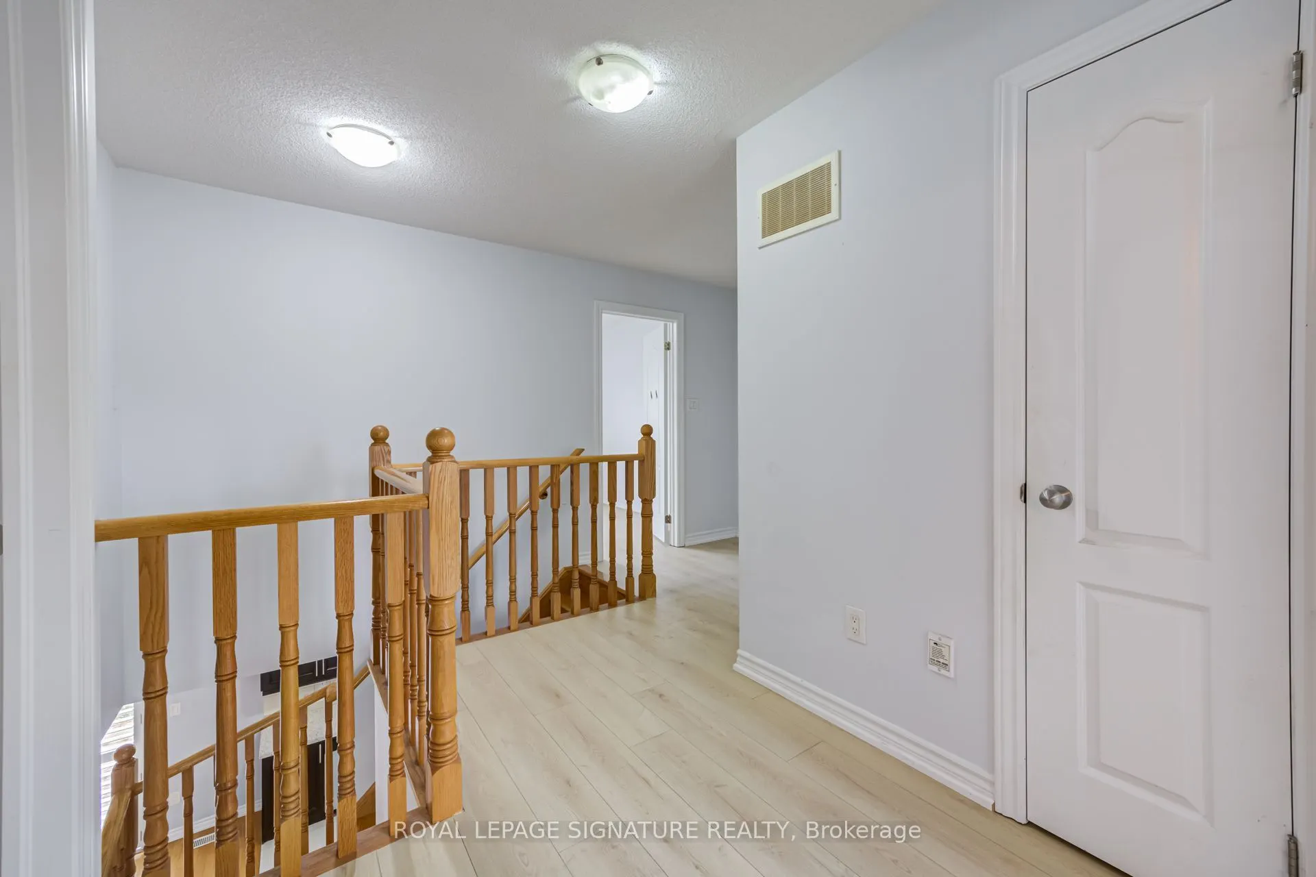42 Daden Oaks Drive #(Upper)