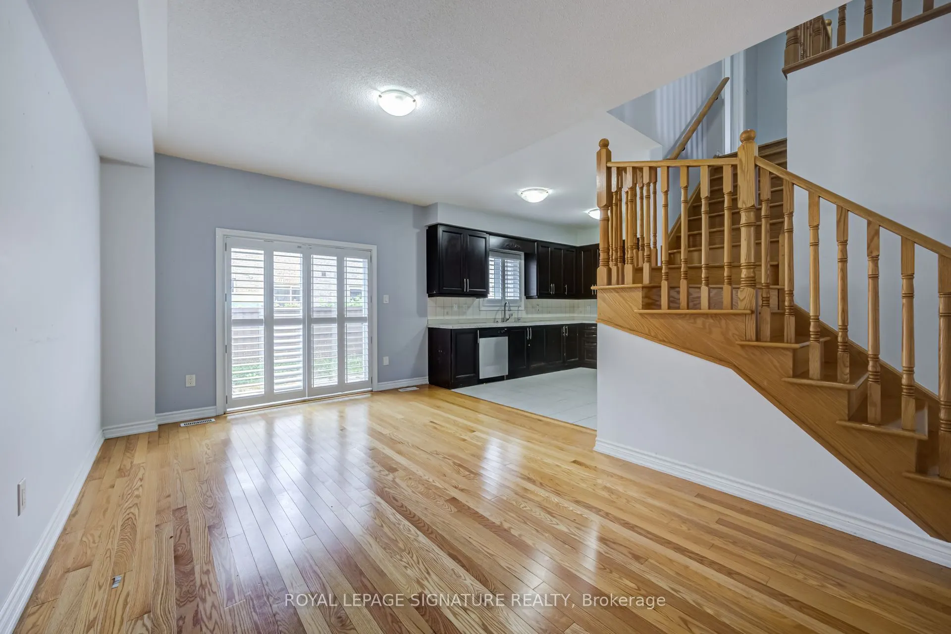 42 Daden Oaks Drive #(Upper)
