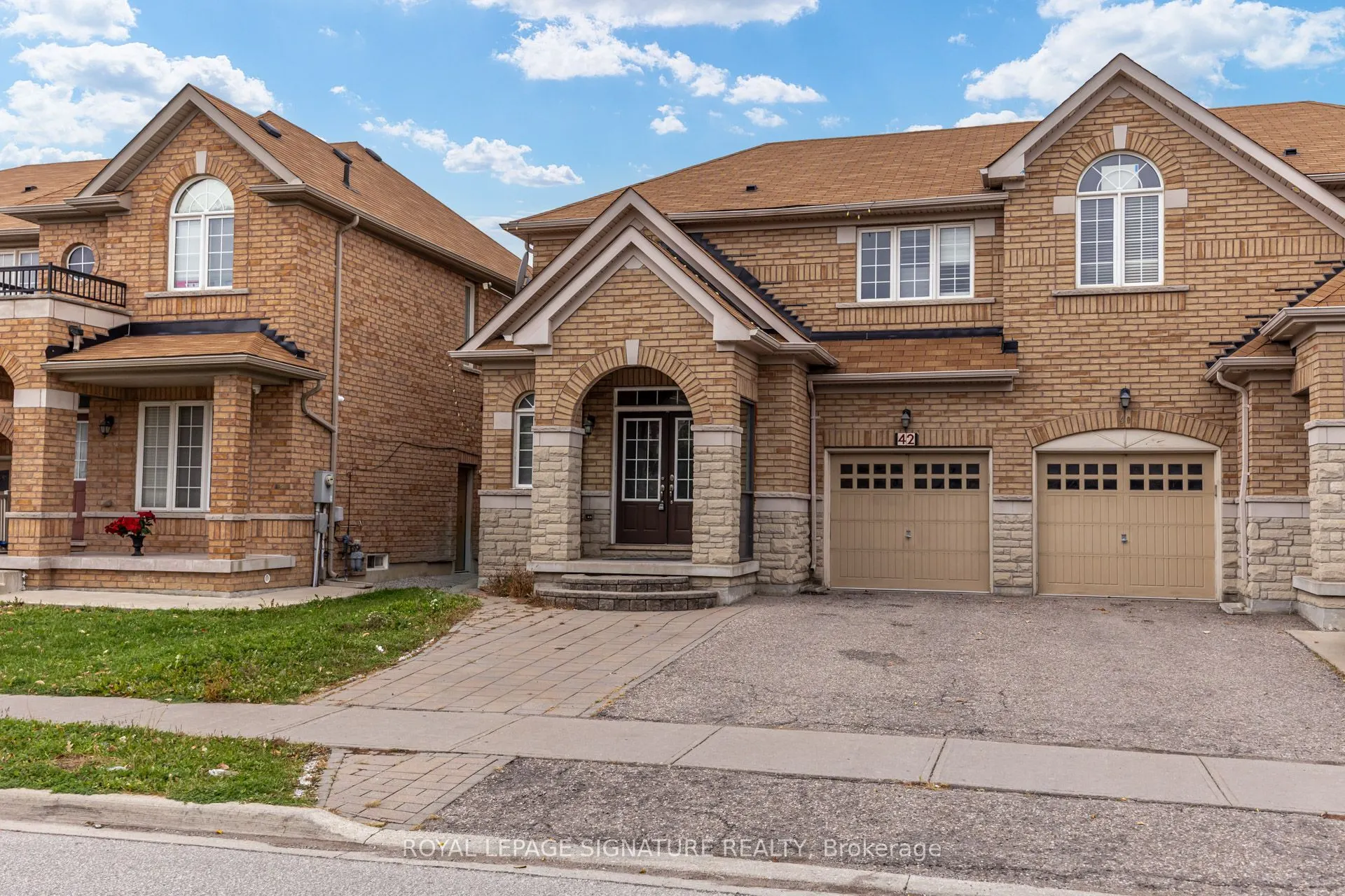 42 Daden Oaks Drive #(Upper)