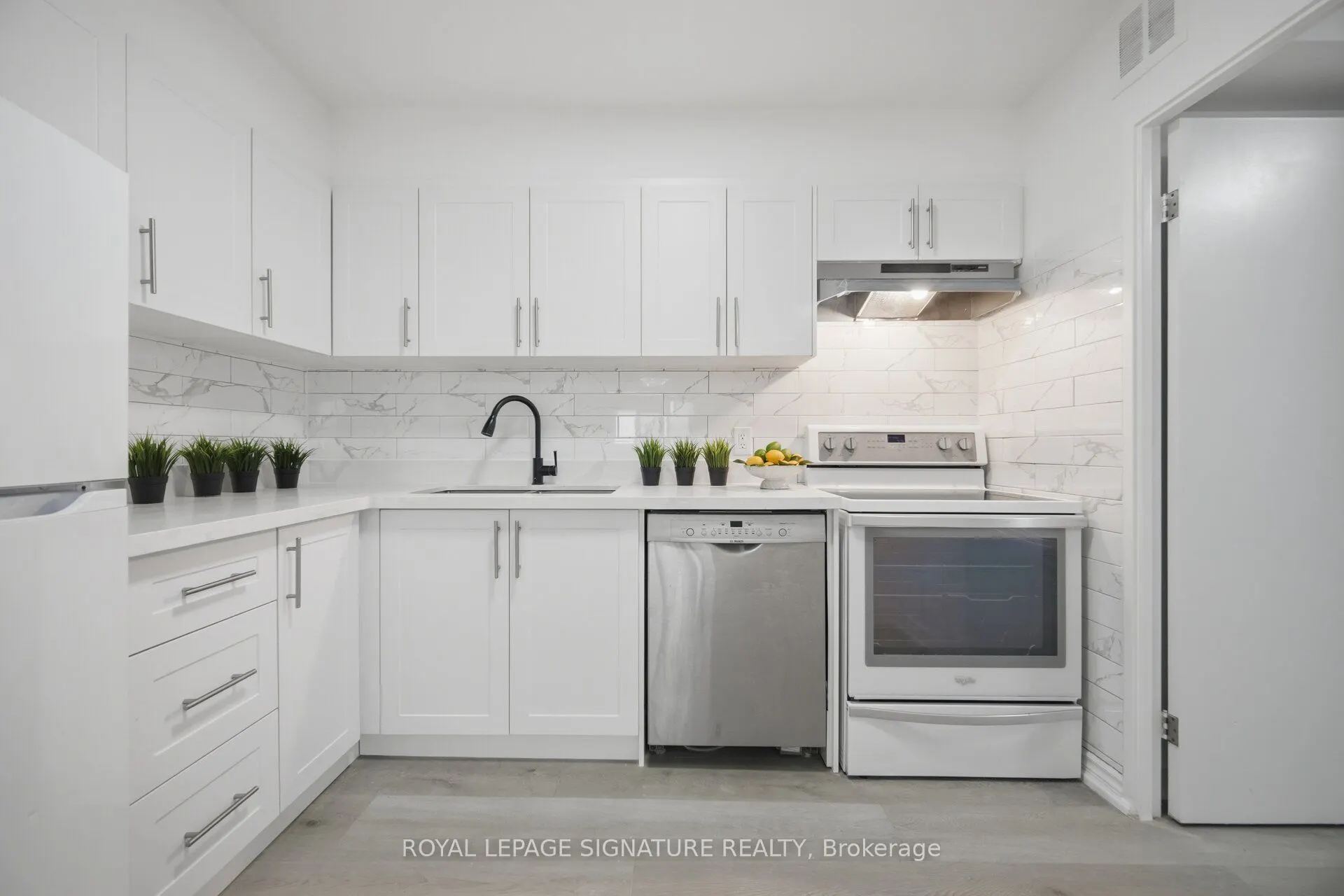 1580 Mississauga Valley Boulevard #906