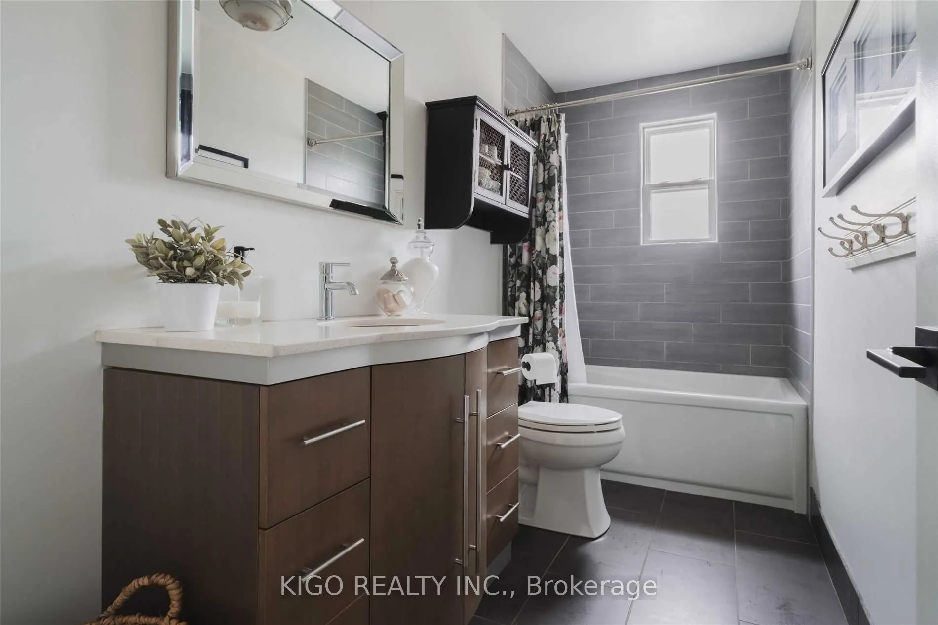 1227 HOMEWOOD Drive #Upper