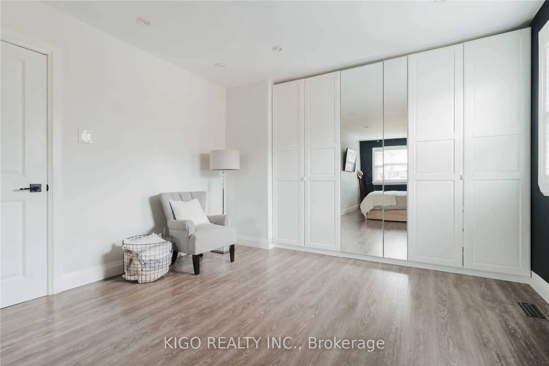 1227 HOMEWOOD Drive #Upper