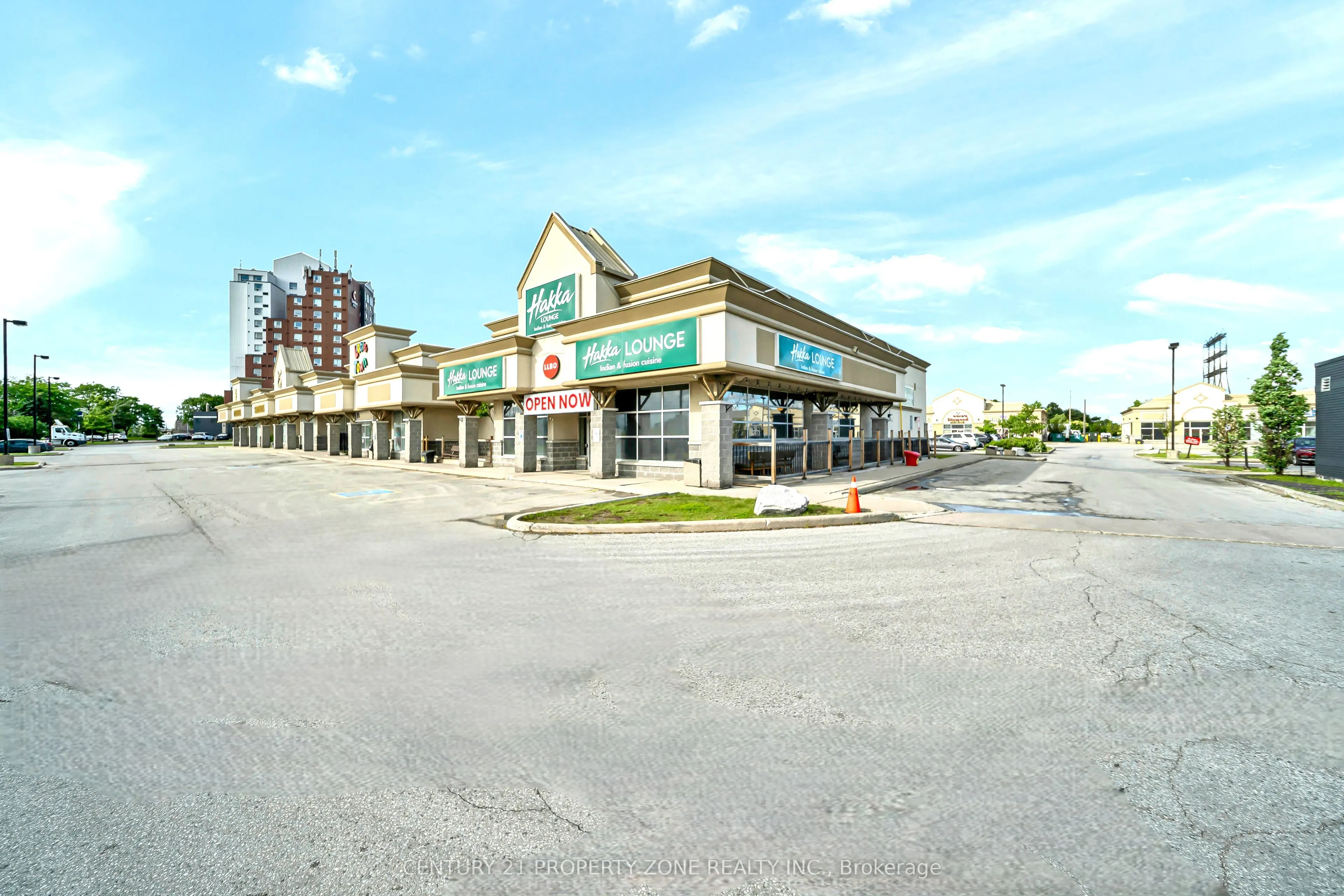 120 Queen Plate Drive #12