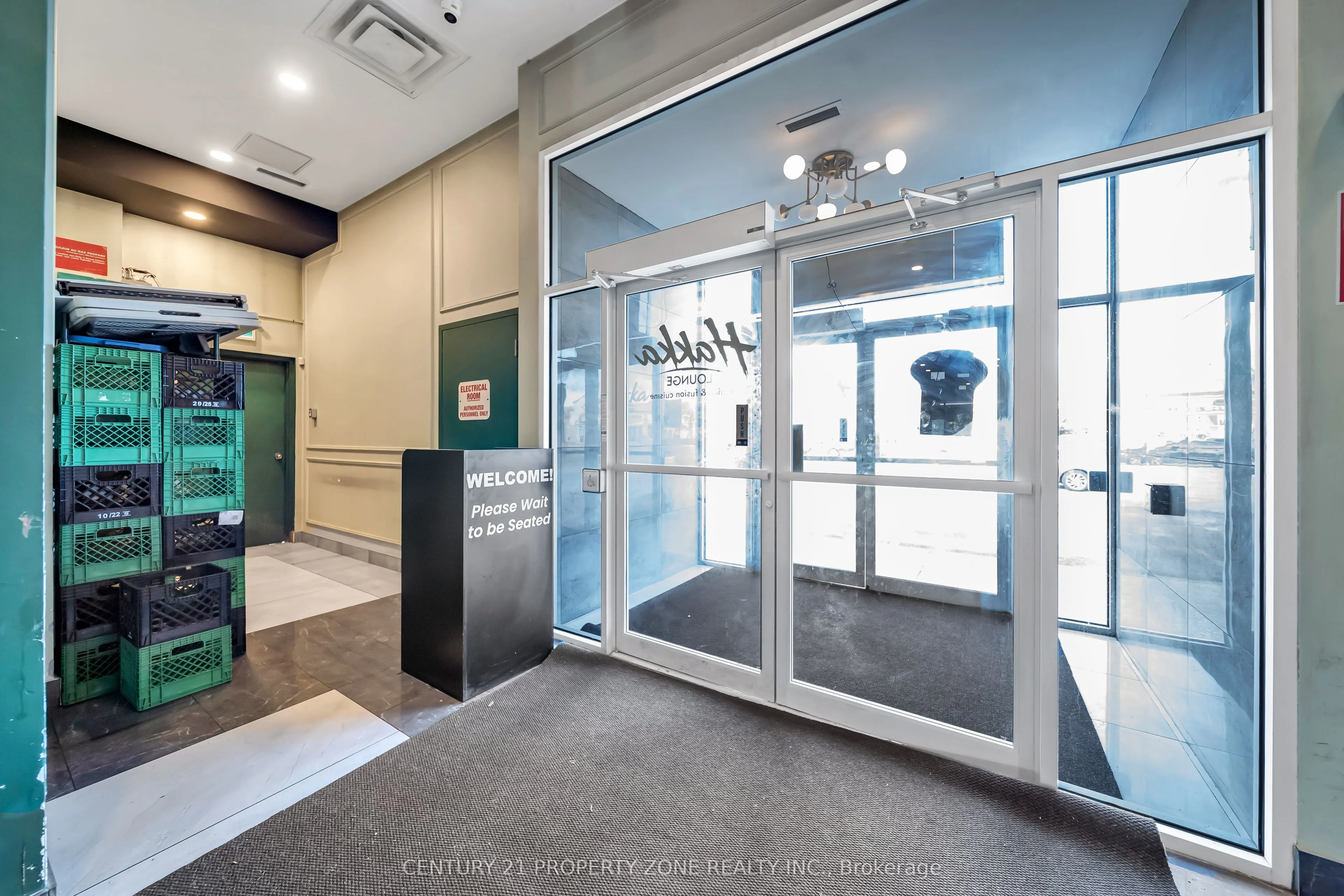 120 Queen Plate Drive #12
