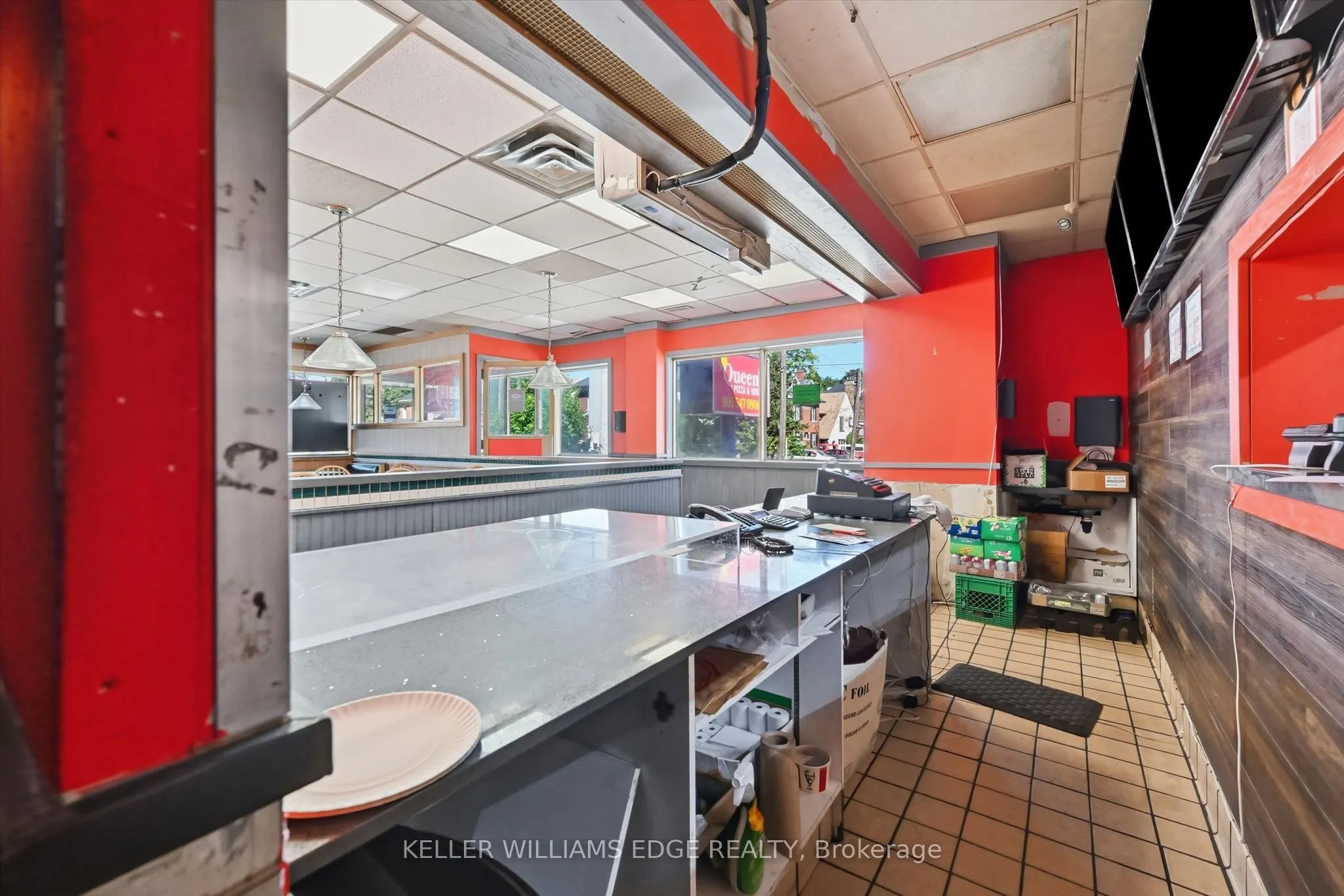 716 MAIN Street E