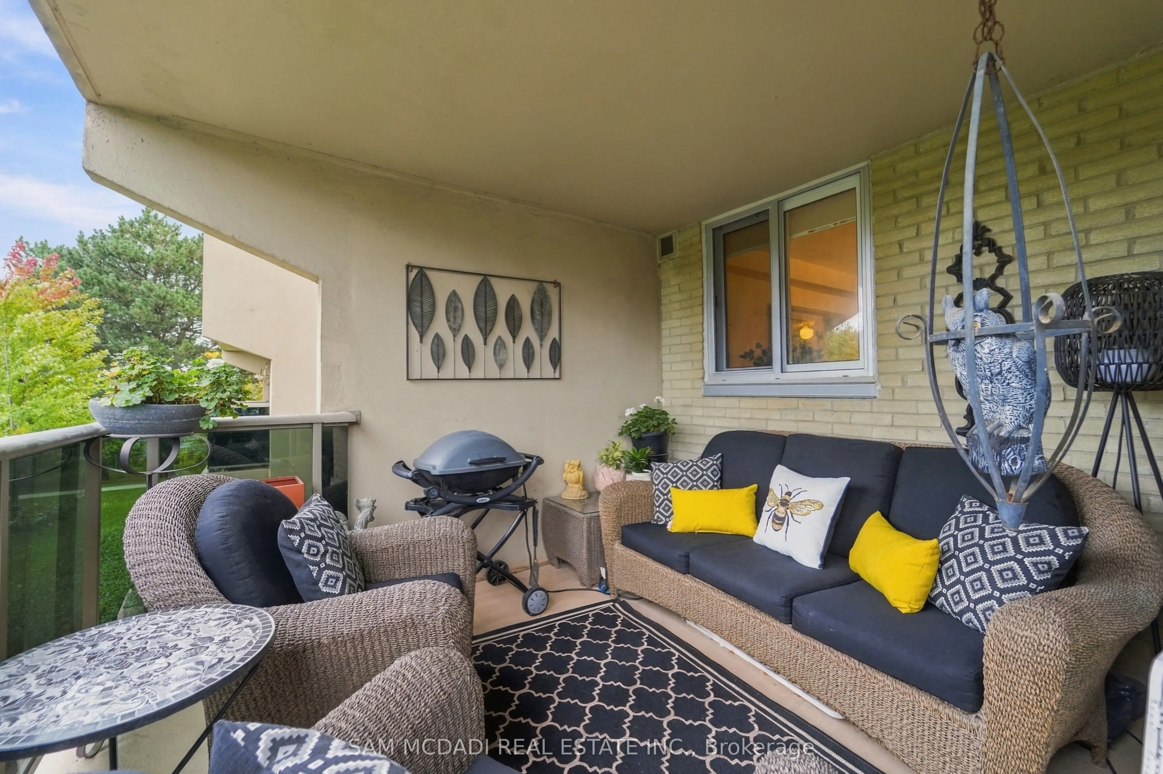 812 Burnhamthorpe Road #206