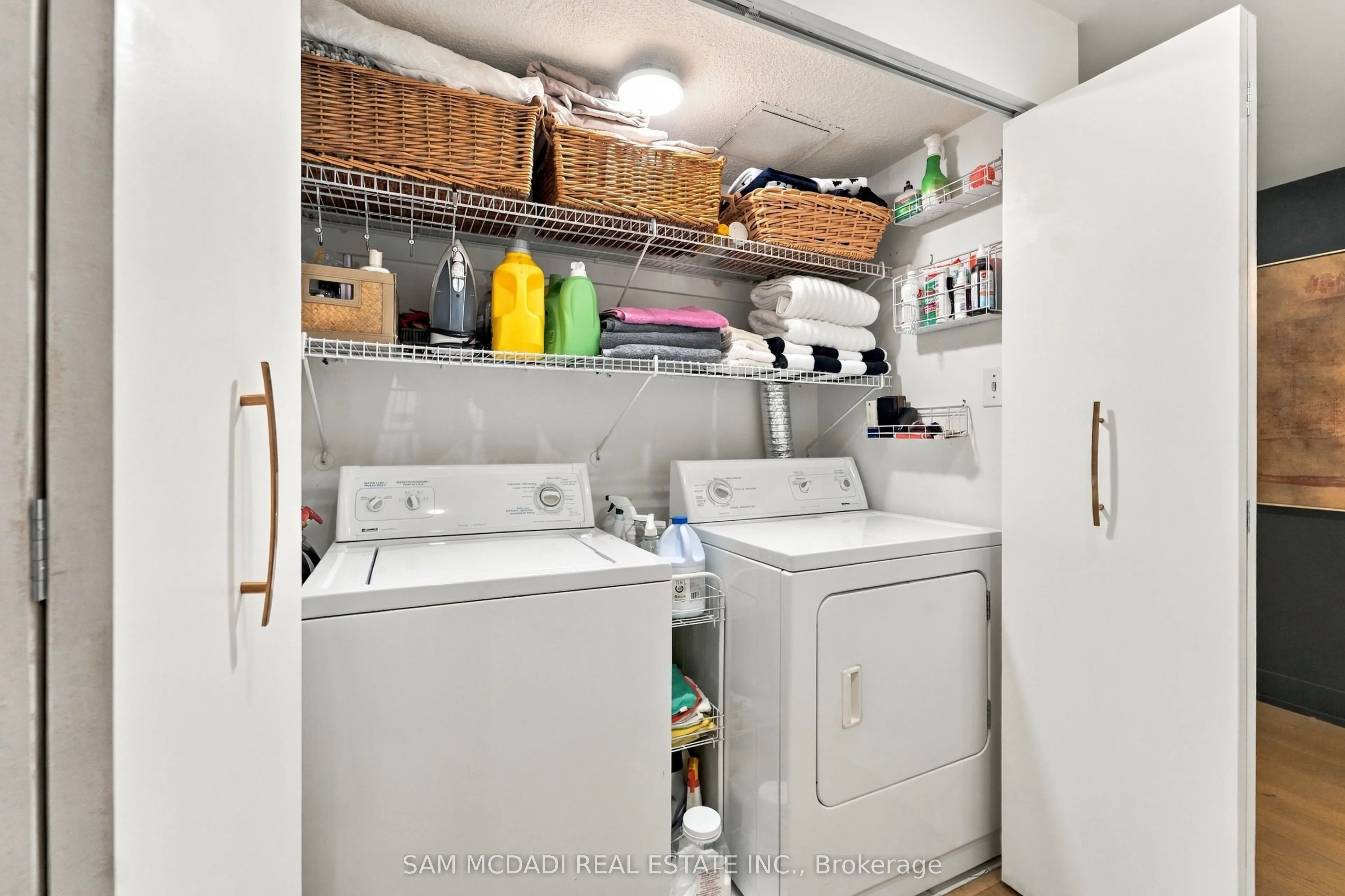 812 Burnhamthorpe Road #206