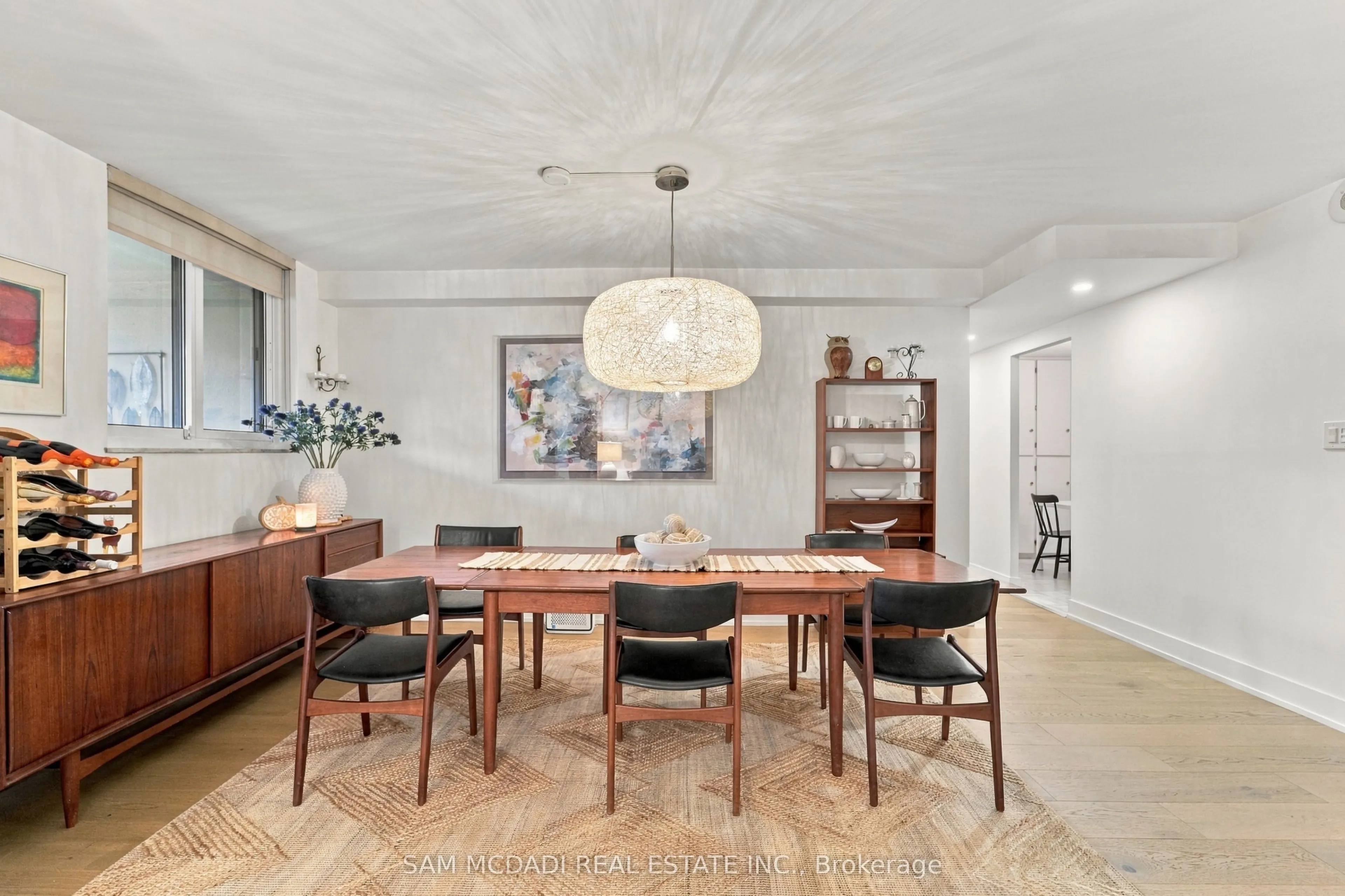 812 Burnhamthorpe Road #206
