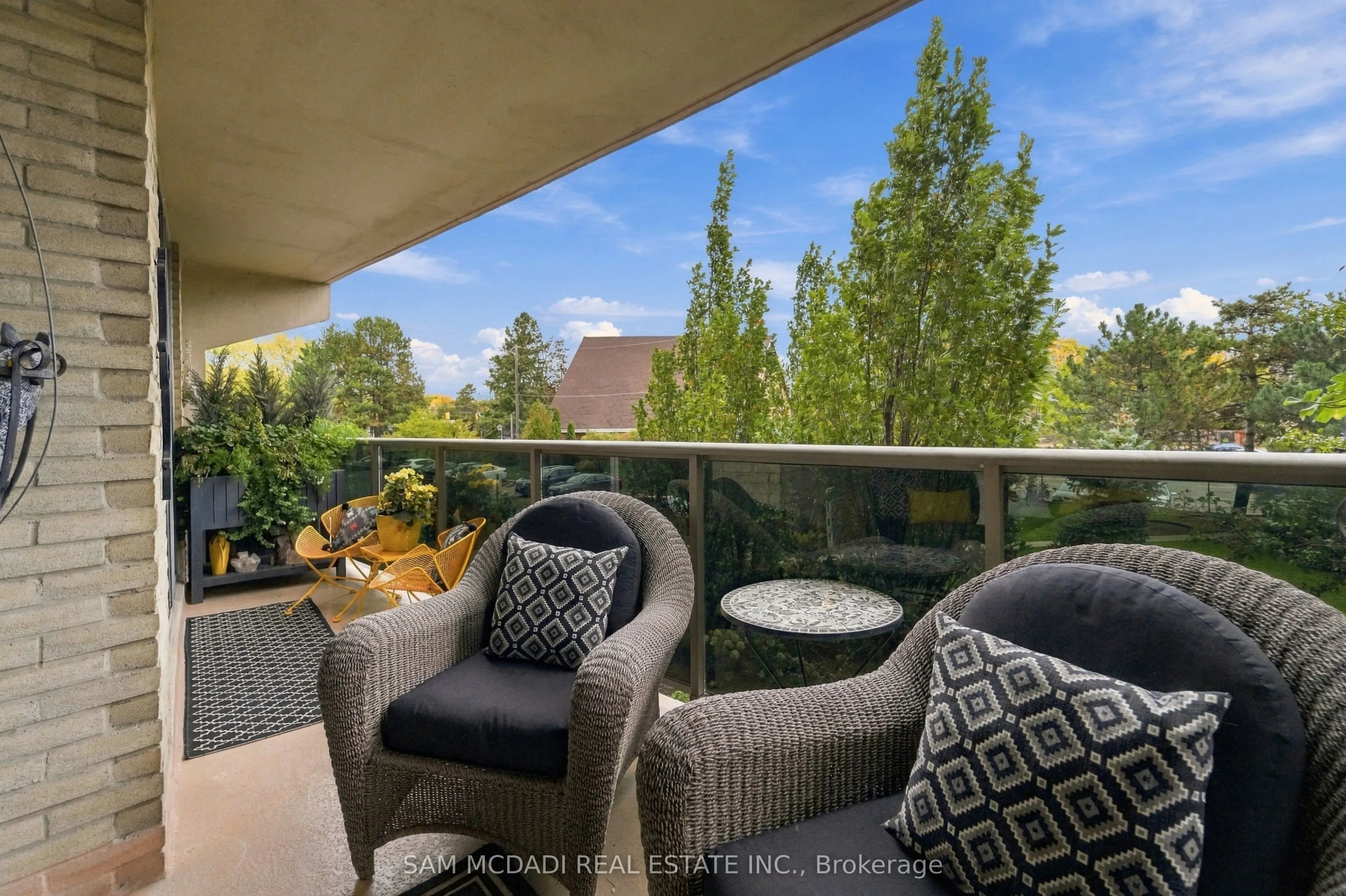 812 Burnhamthorpe Road #206