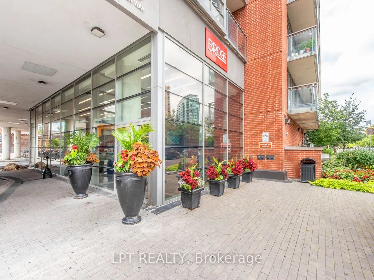 38 Joe Shuster Way #420