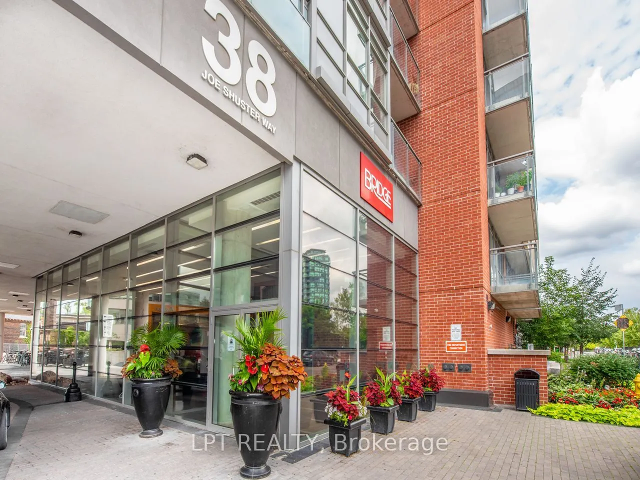 38 Joe Shuster Way #420