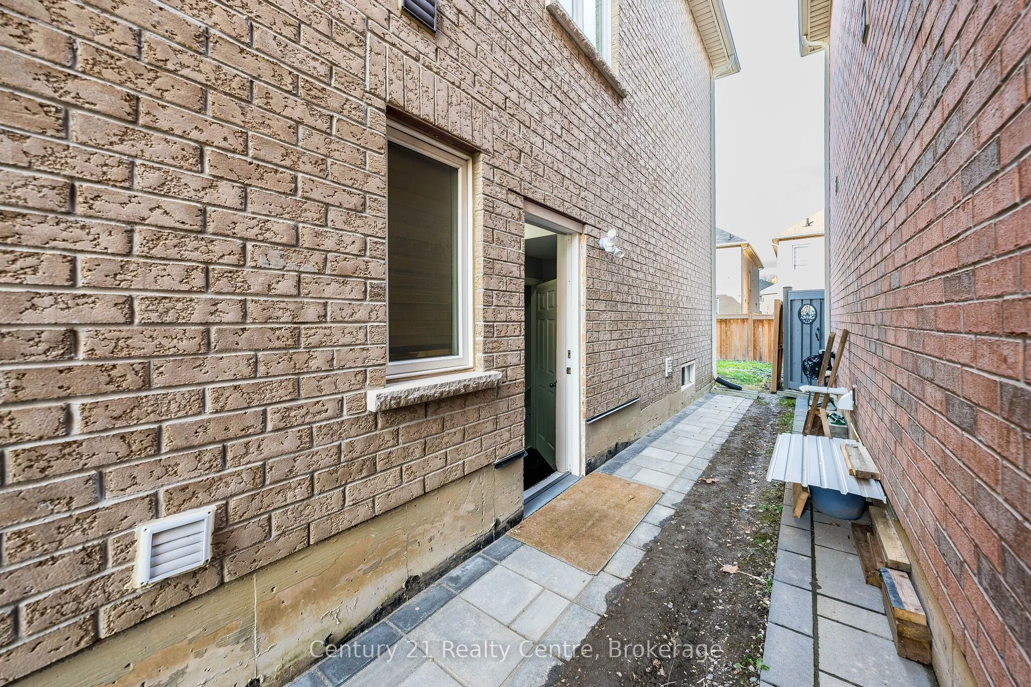 355 Royal West Drive W