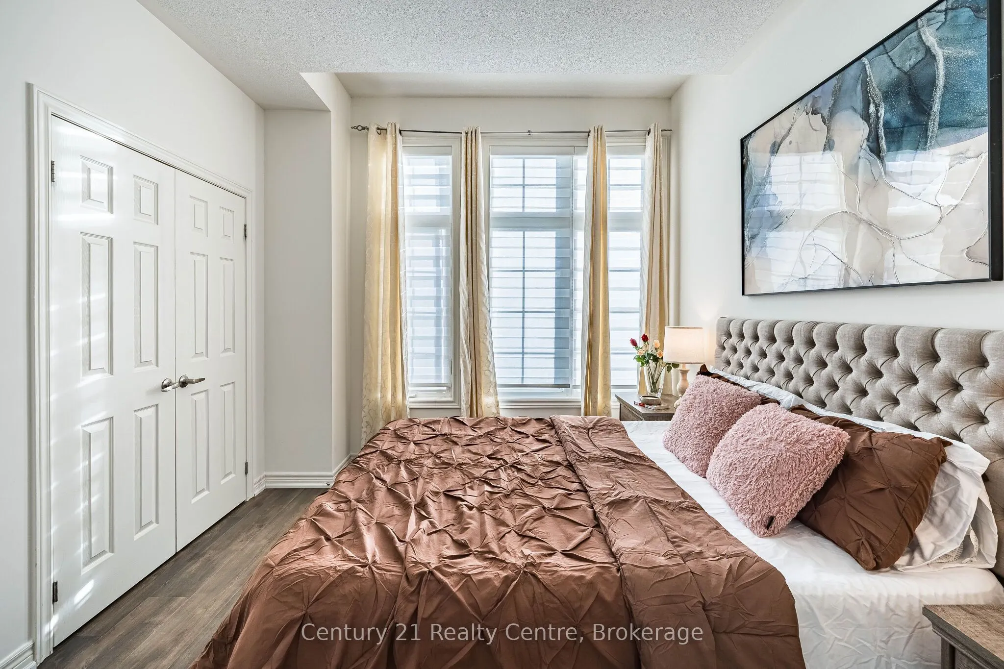 355 Royal West Drive W