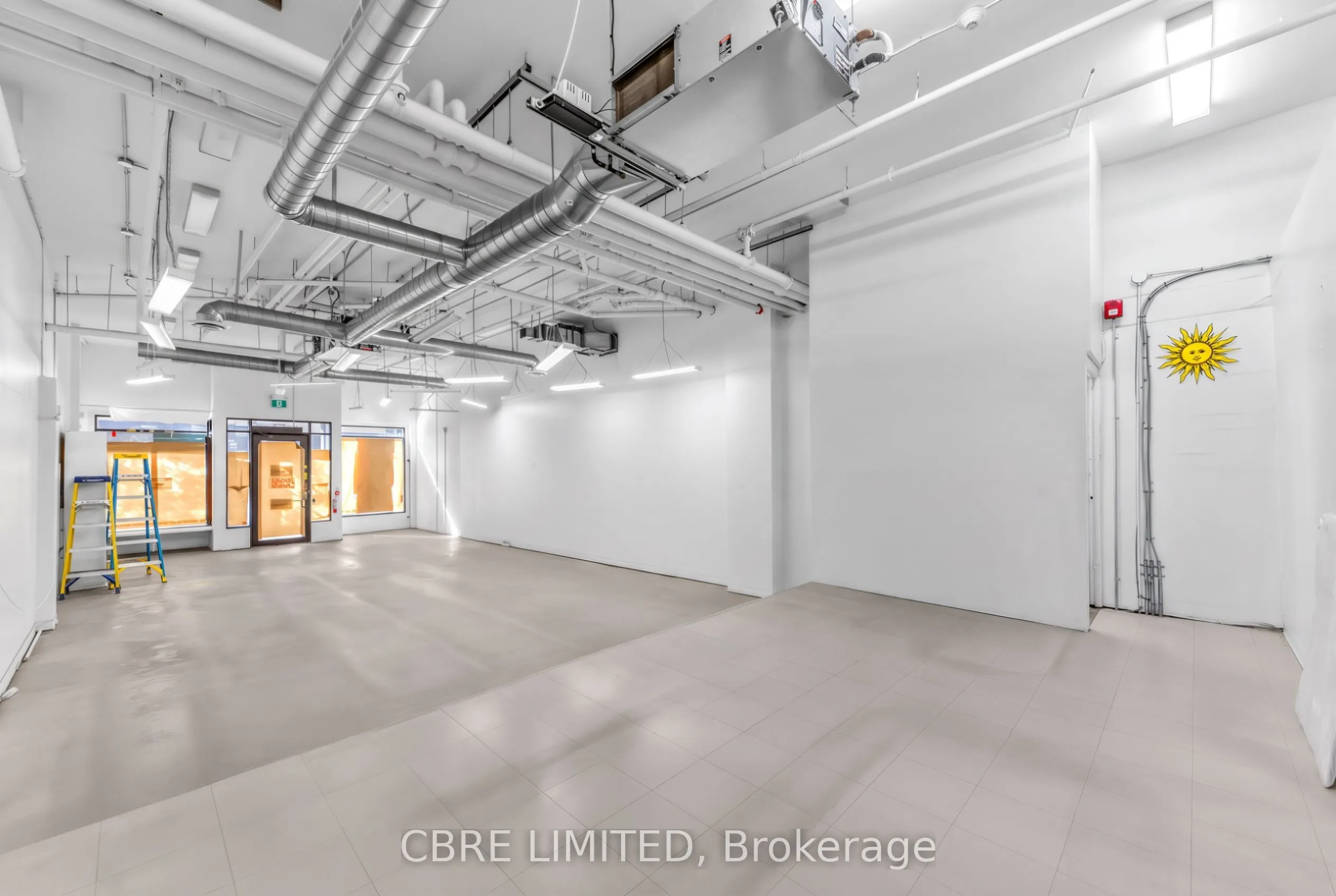 2868 Dundas Street W