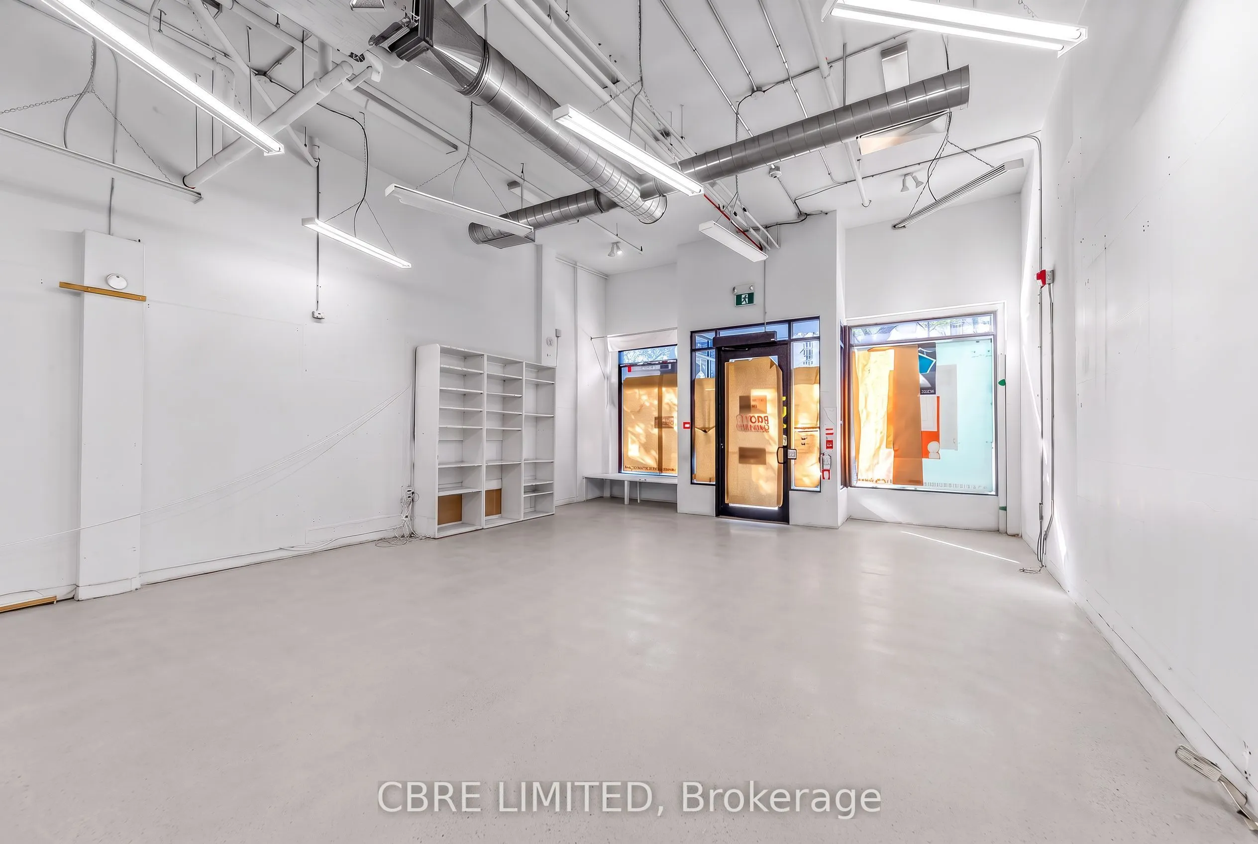 2868 Dundas Street W