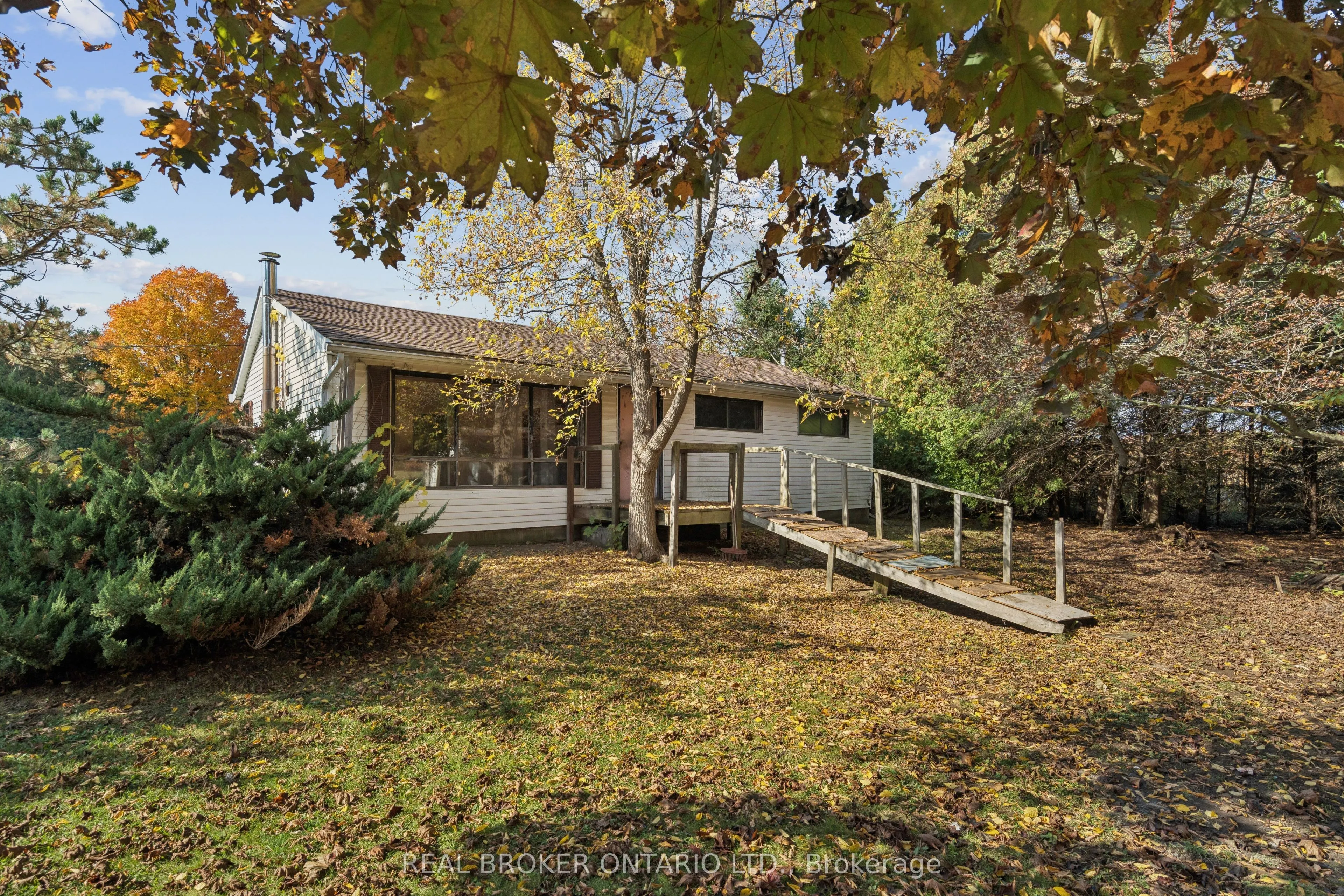 5649 25 Side Road