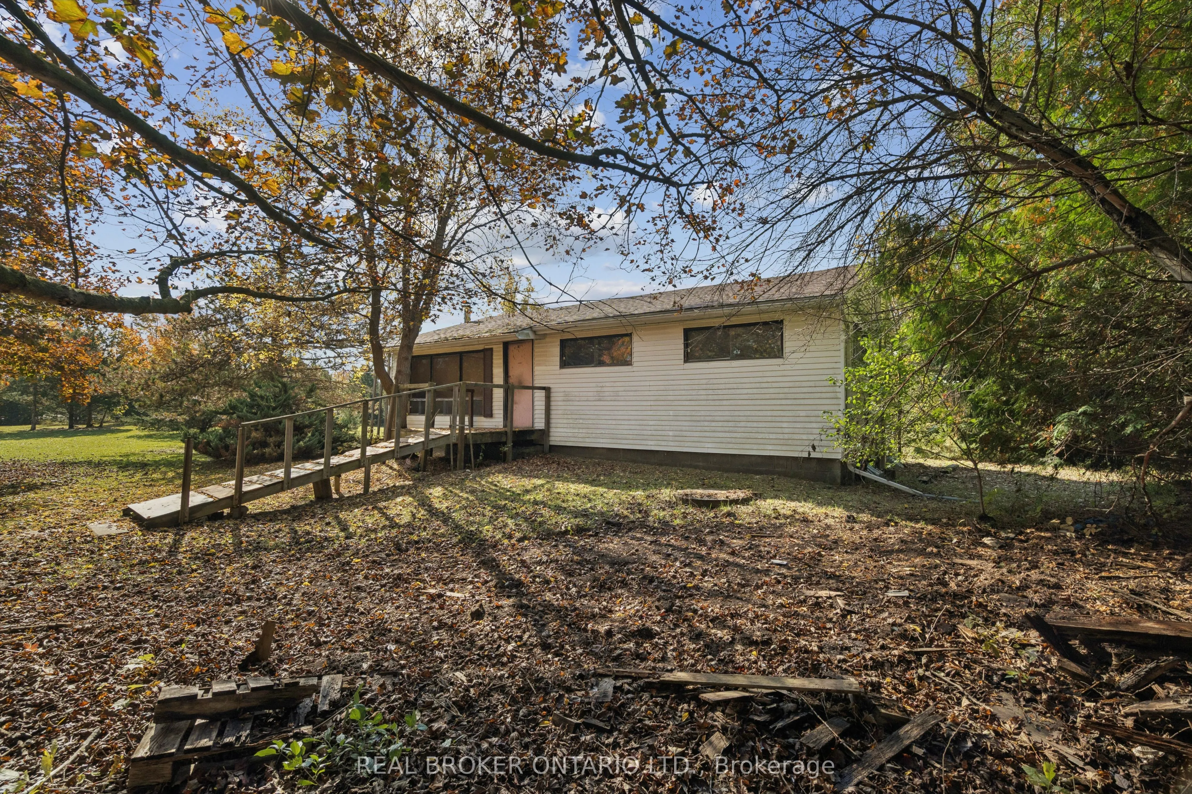 5649 25 Side Road